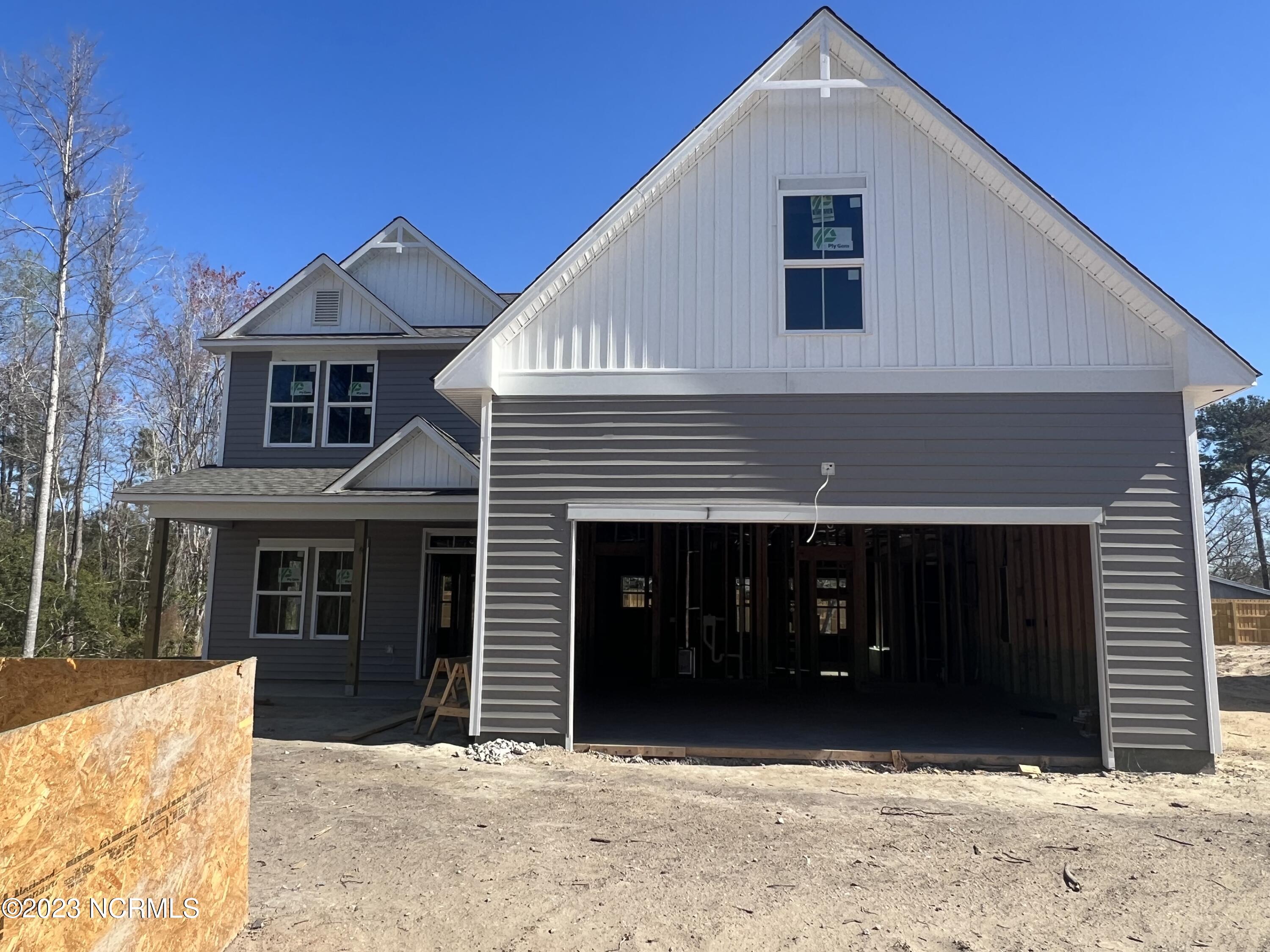 57 E Hennings Drive Property Photo 1