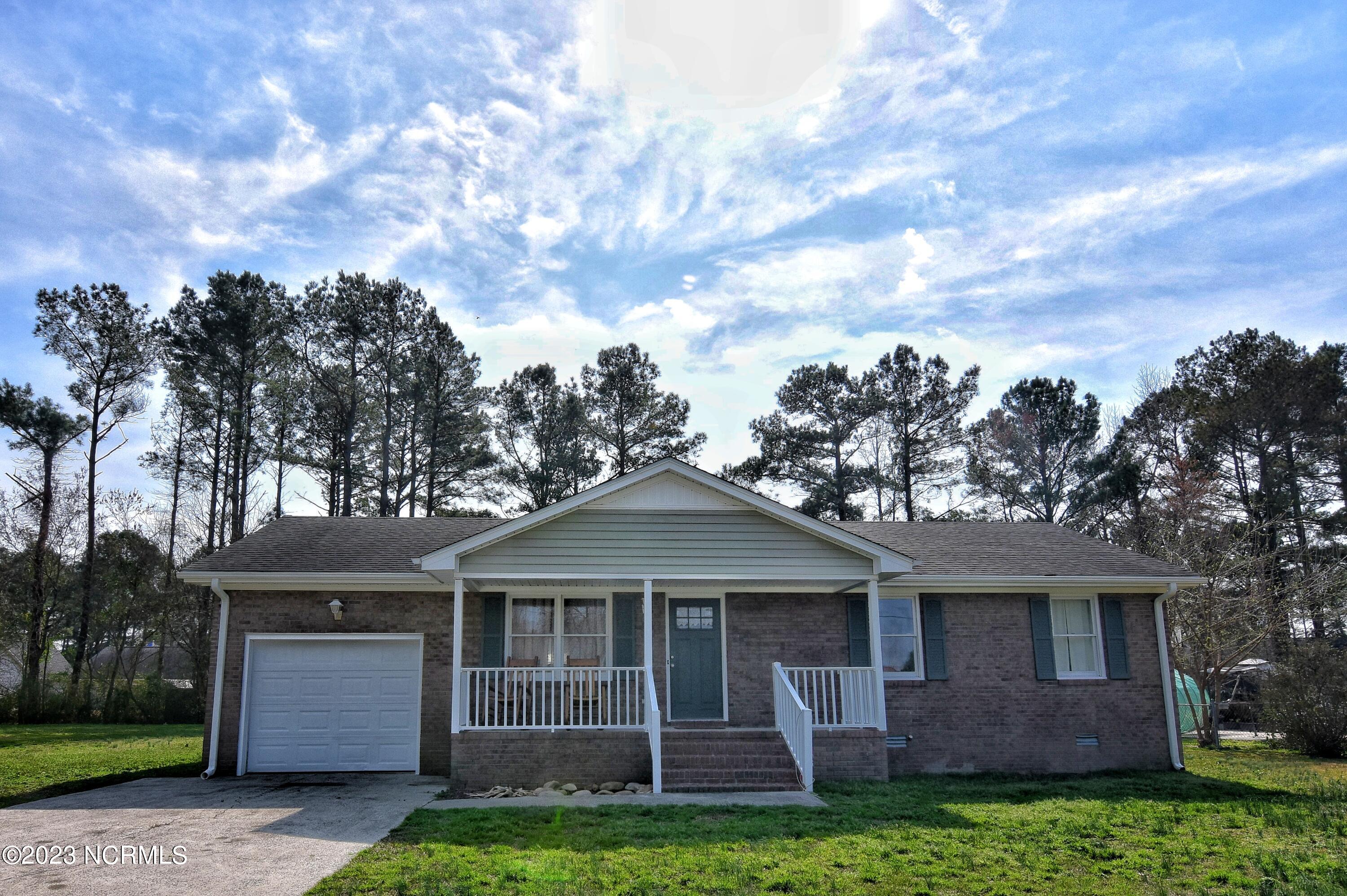 607 W Grantham Road Property Photo 1