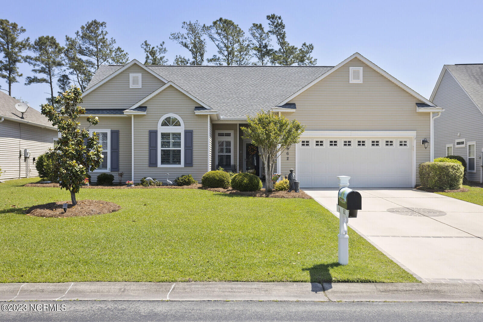 662 Meadowbrook Lane Property Photo 1