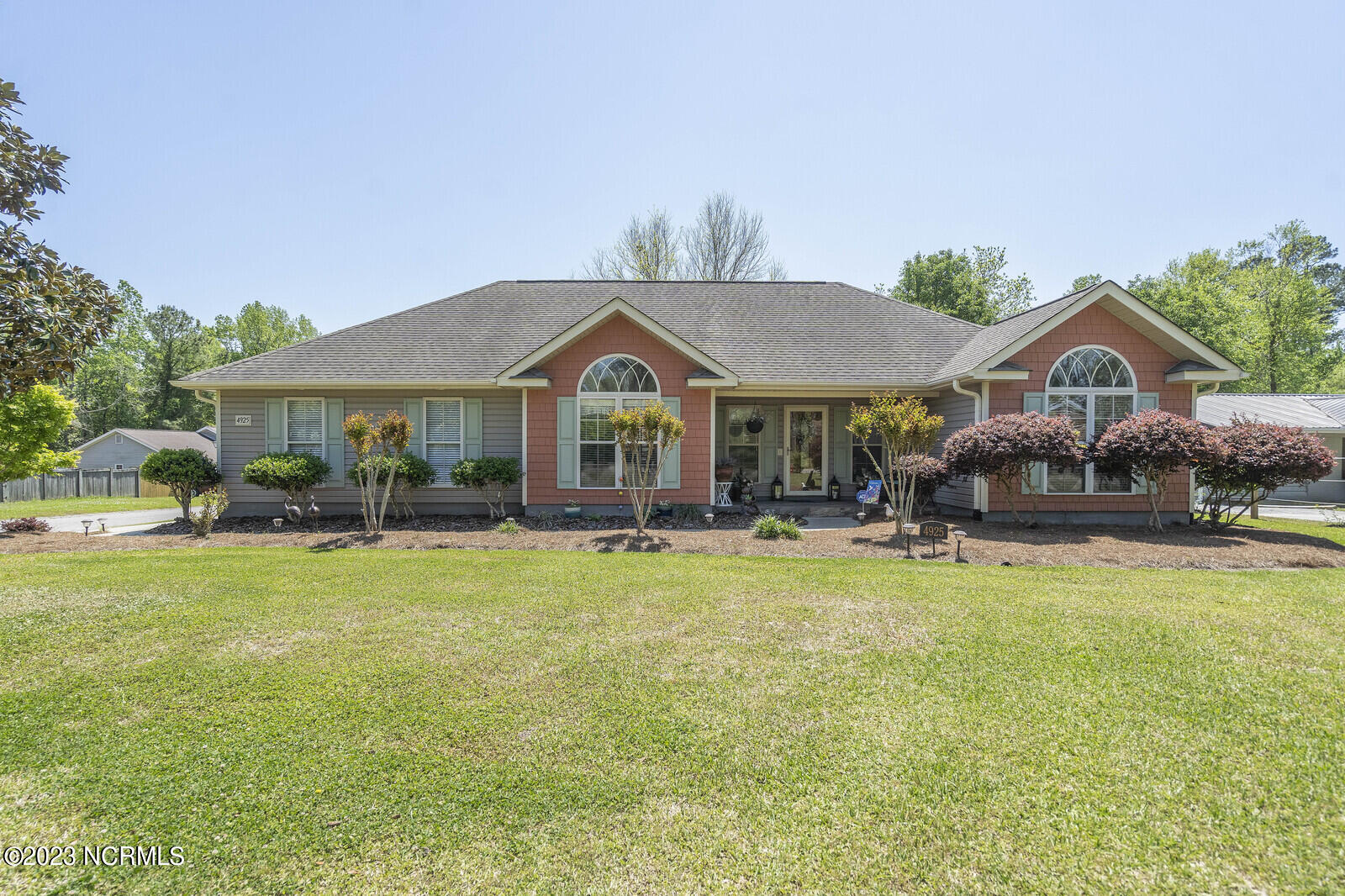 4925 Bridgers Road Property Photo 1