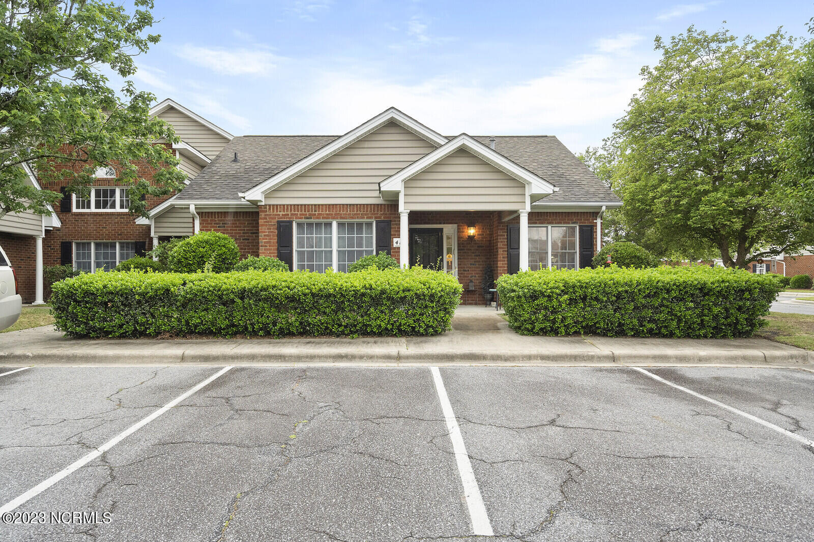 411 Willows Court Property Photo 1
