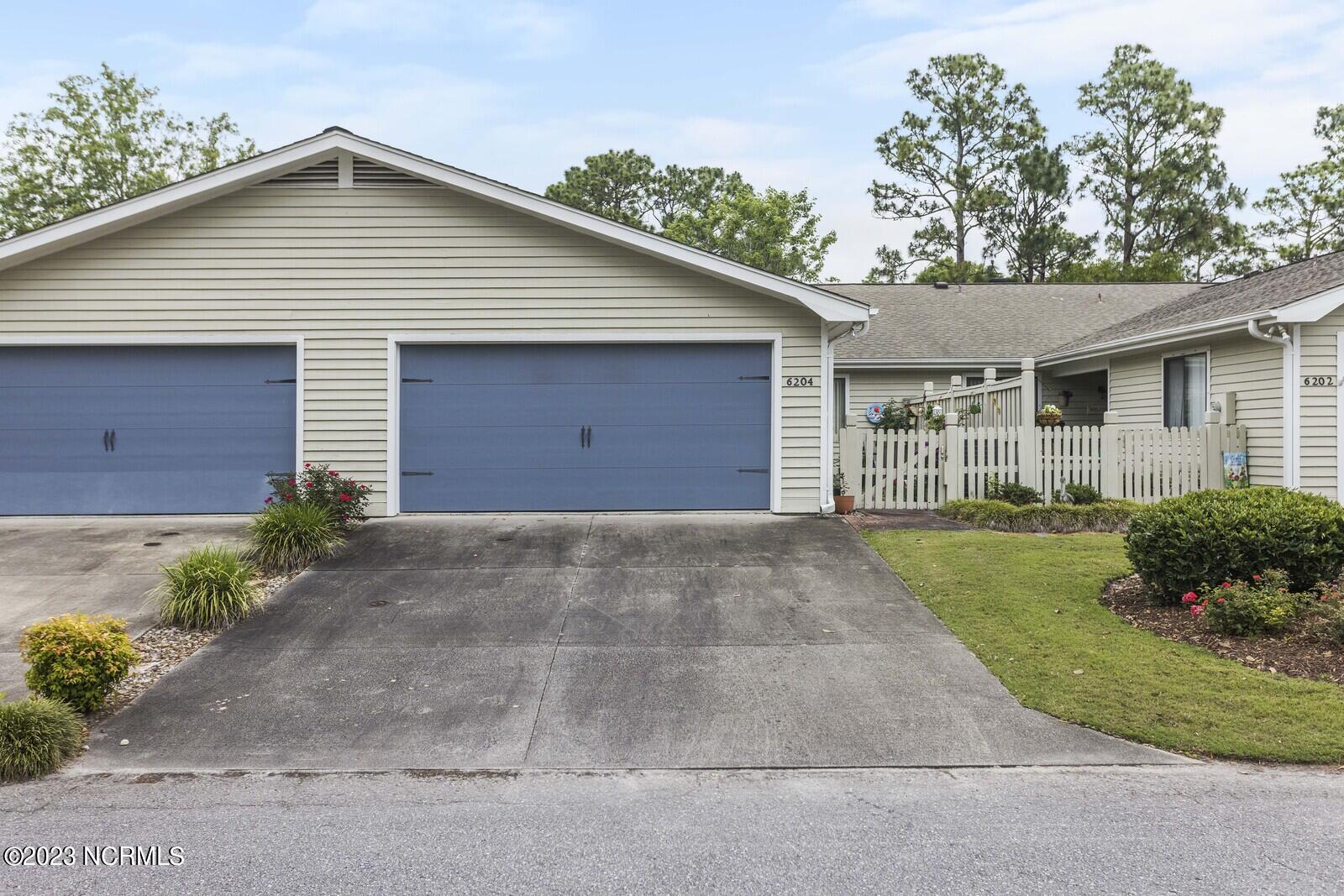 6204 Inland Greens Drive Property Photo 1