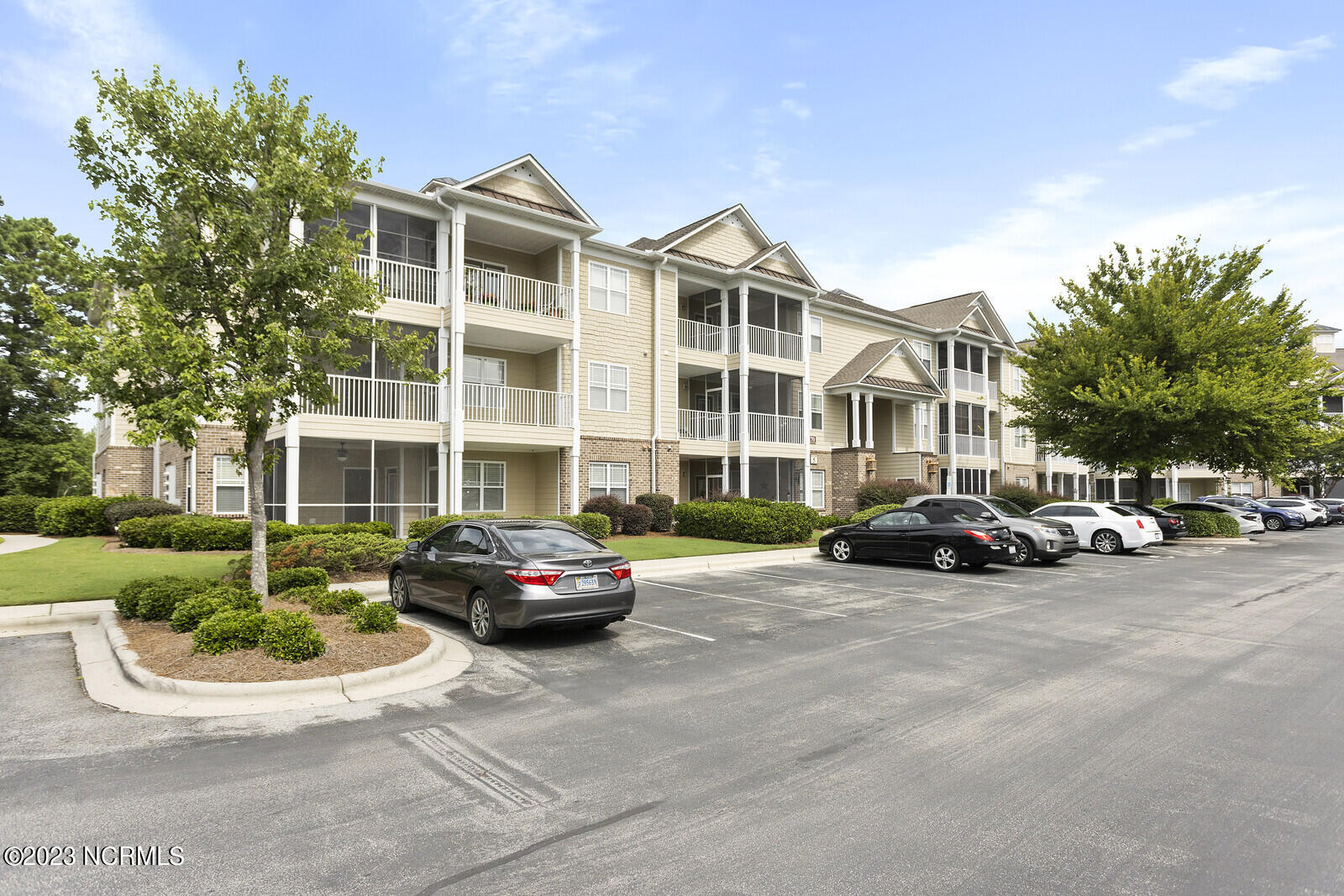 270 Woodlands Way Unit 1 Property Photo 1