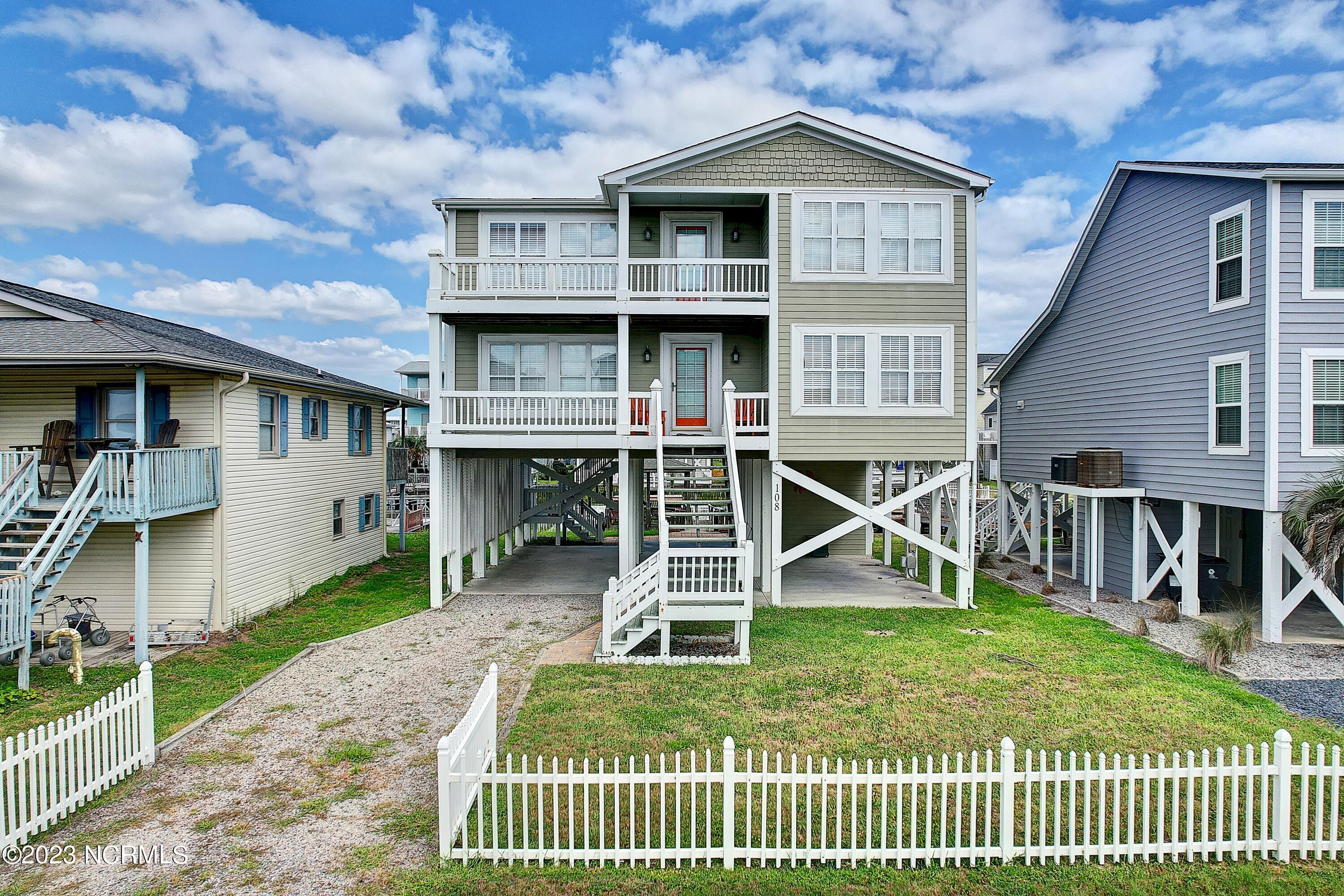 Holden Beach Harbor Real Estate Listings Main Image