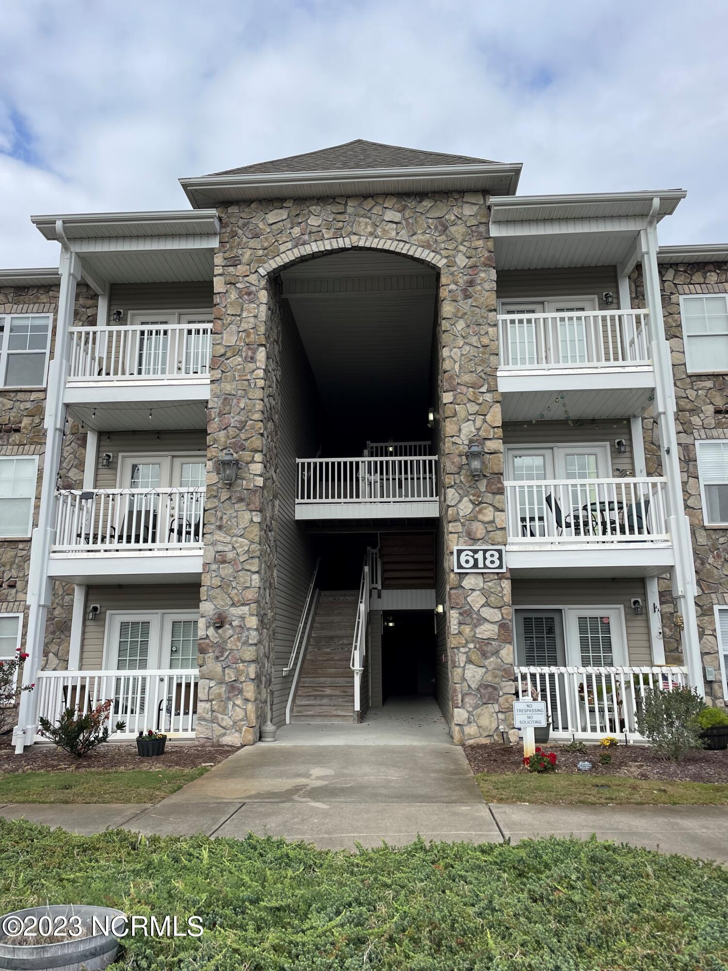 618 Condo Club Drive Unit 311 Property Photo 1