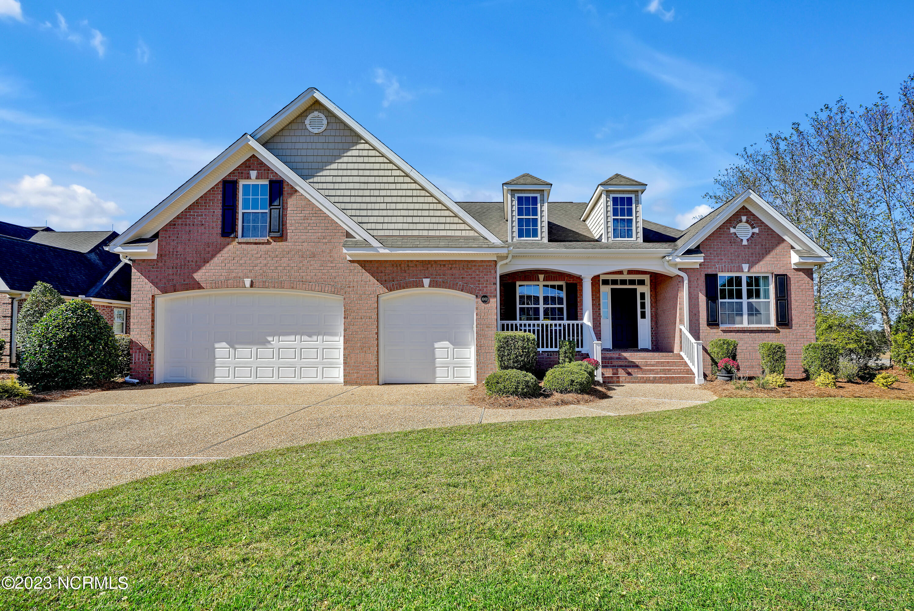 1002 Leesburg Drive Property Photo 1