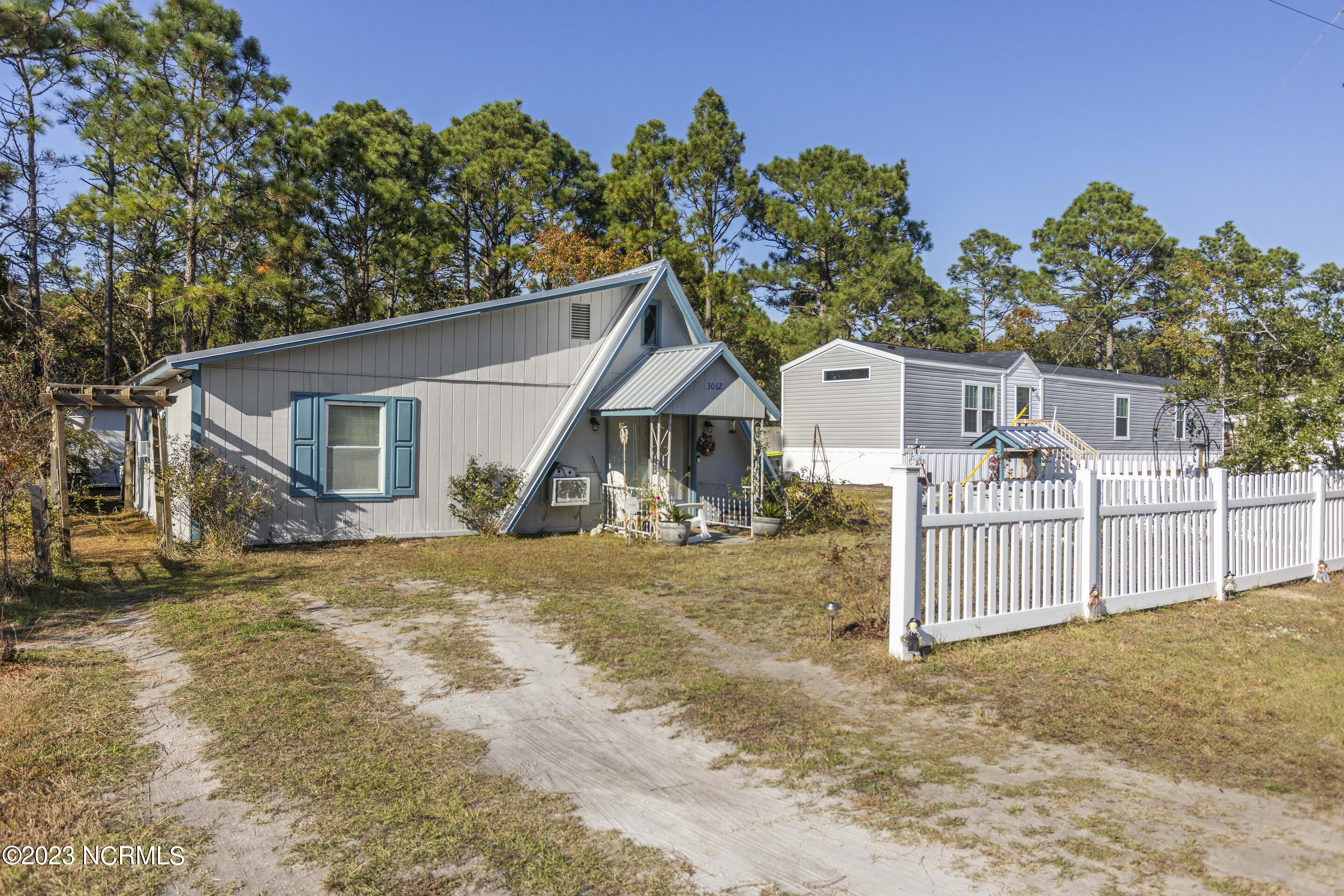 3062 Cross Street Property Photo 1