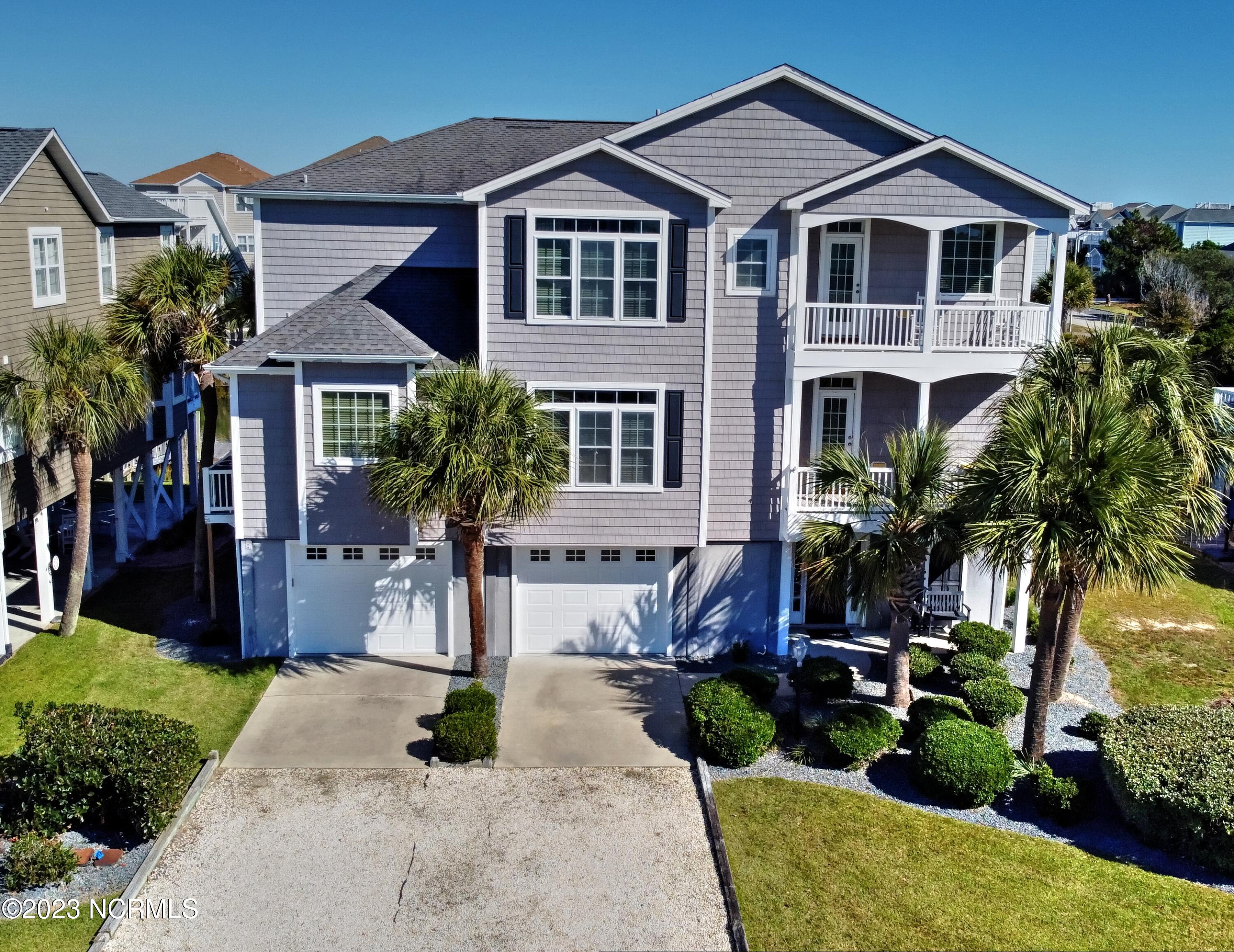 30 Isle Plaza Property Photo 1