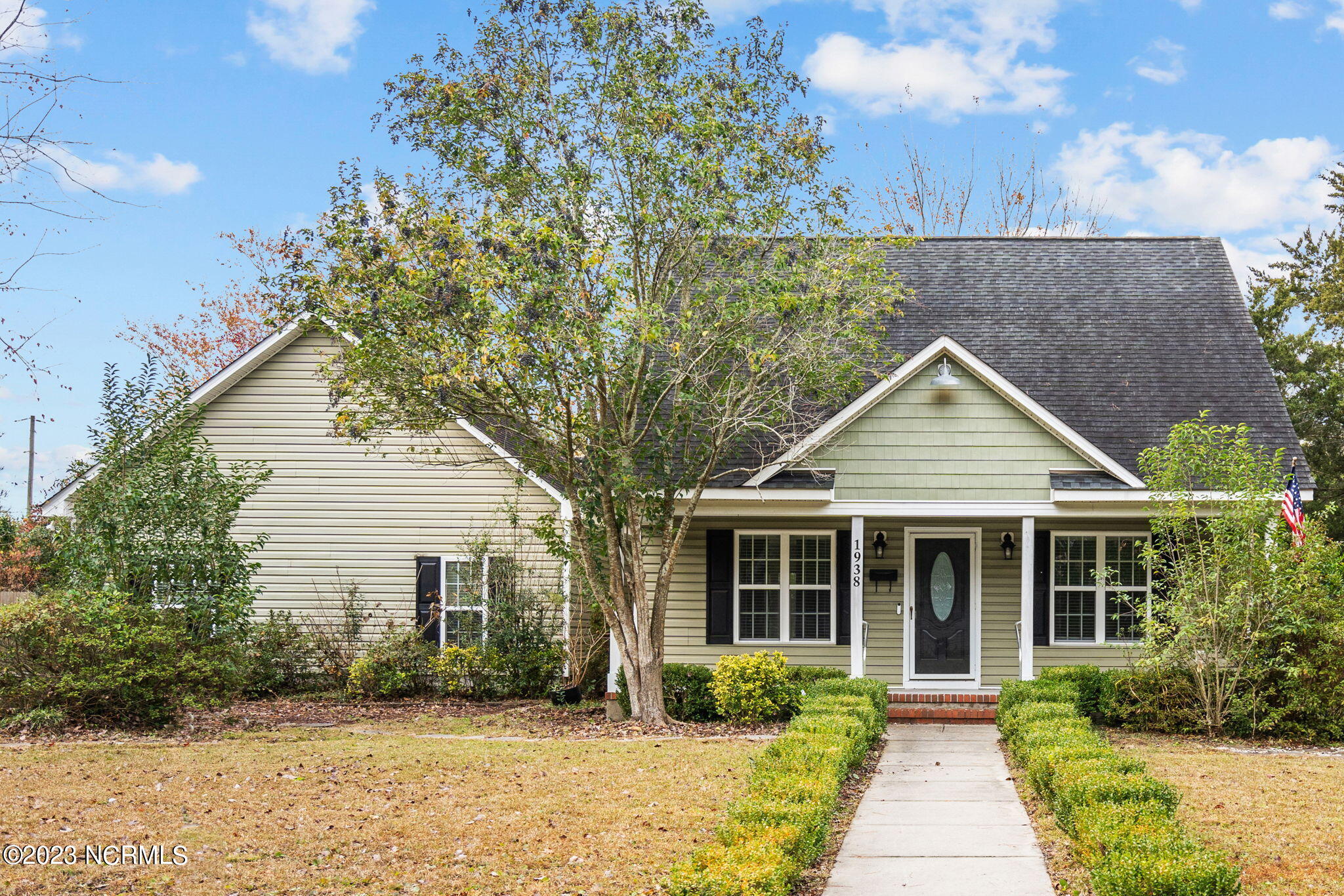 1938 Moss Street Property Photo