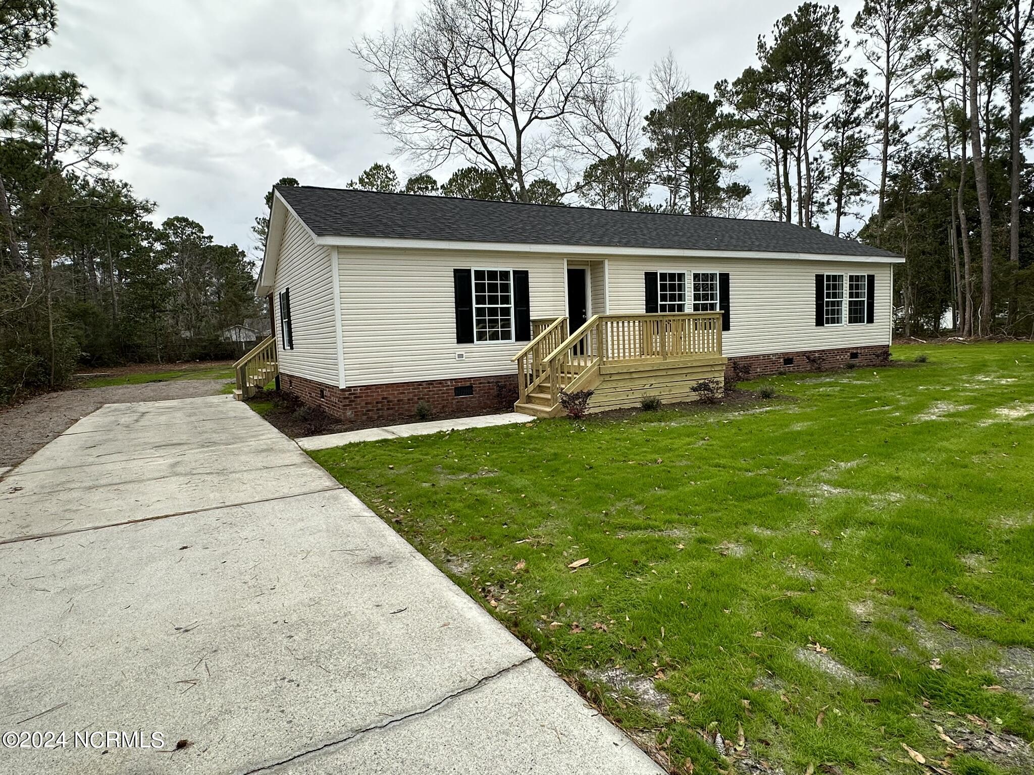 4604 Masonboro Loop Road Property Photo 1