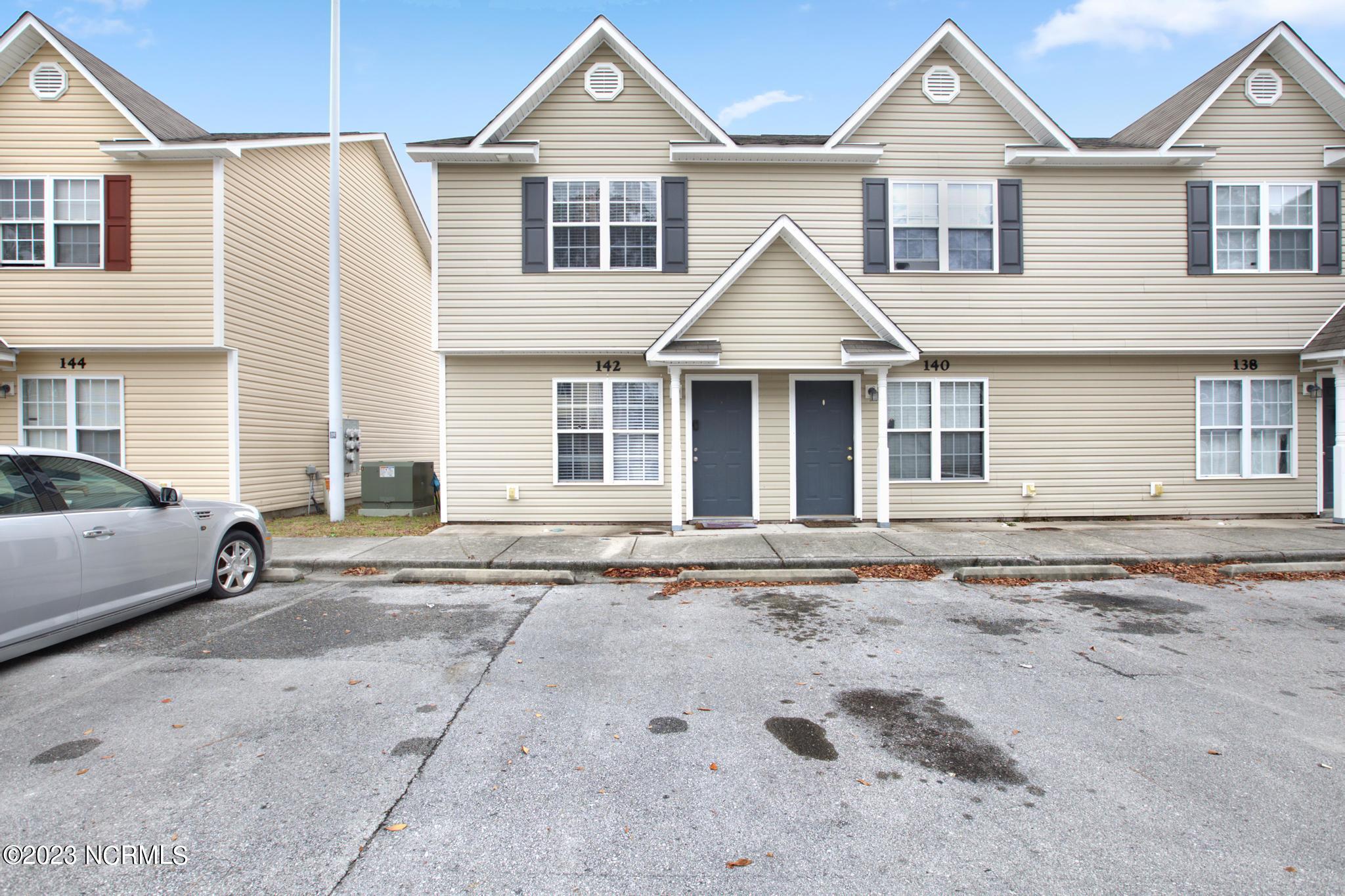 142 Cornerstone Place Property Photo 1