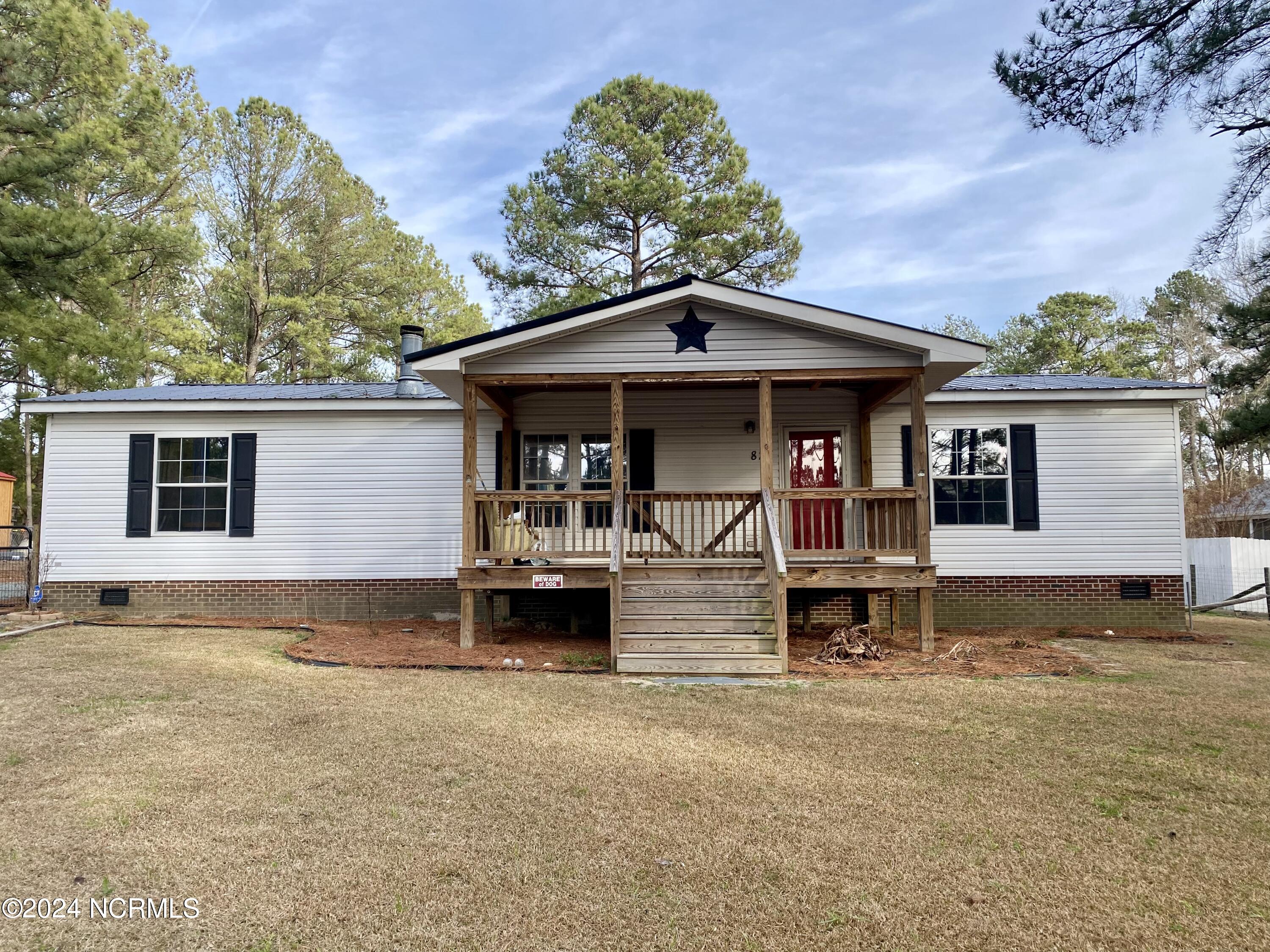 827 Mcintosh Road Property Photo 1