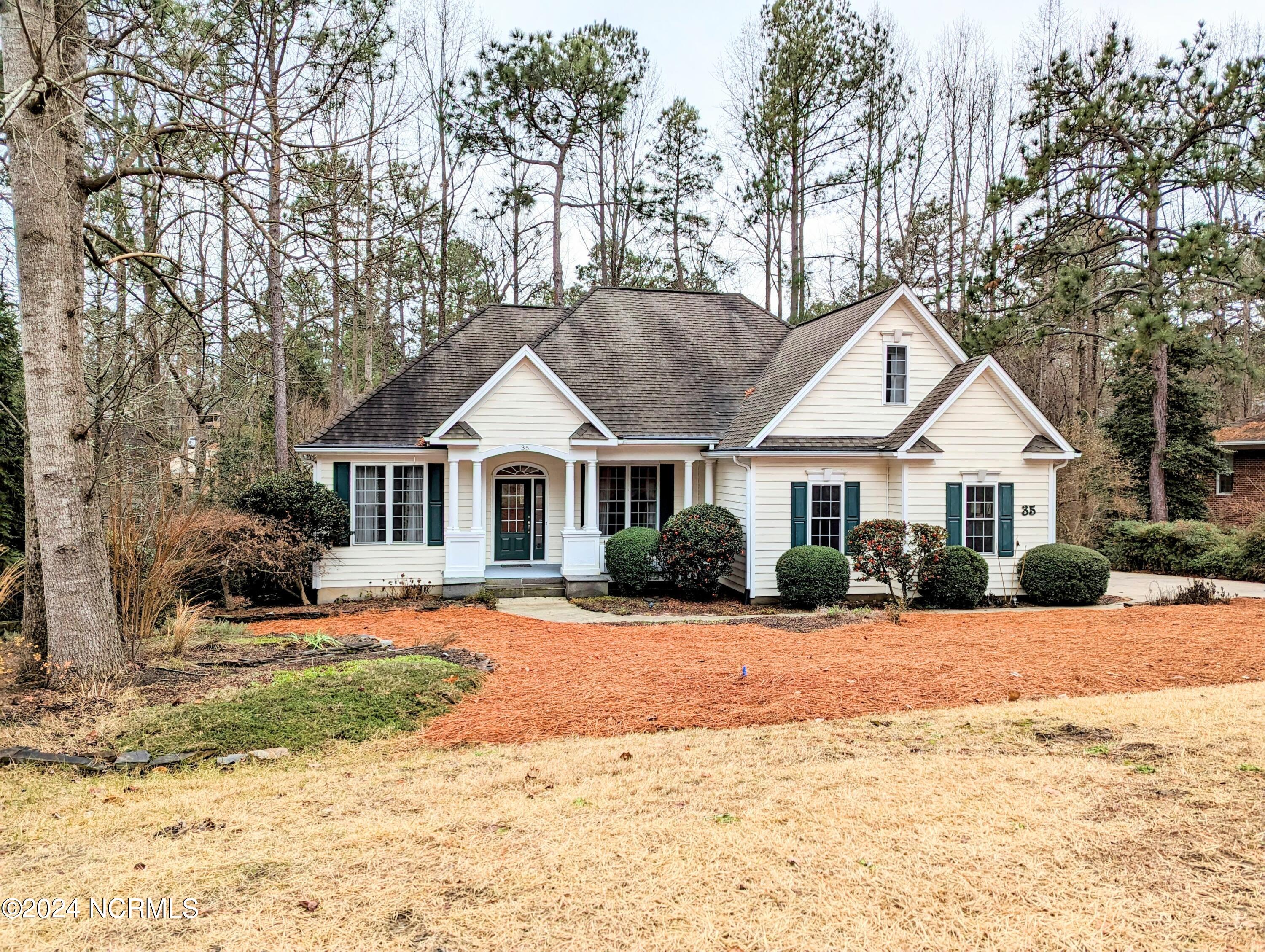 35 Surry Circle Property Photo 1