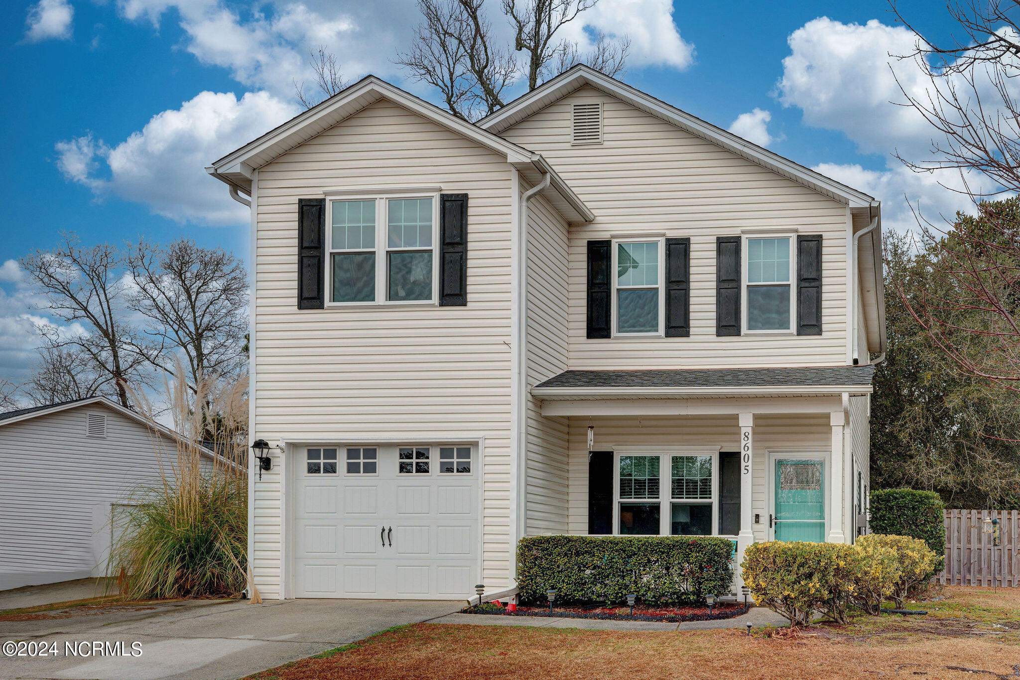 8605 Orchard Loop Road Property Photo 1