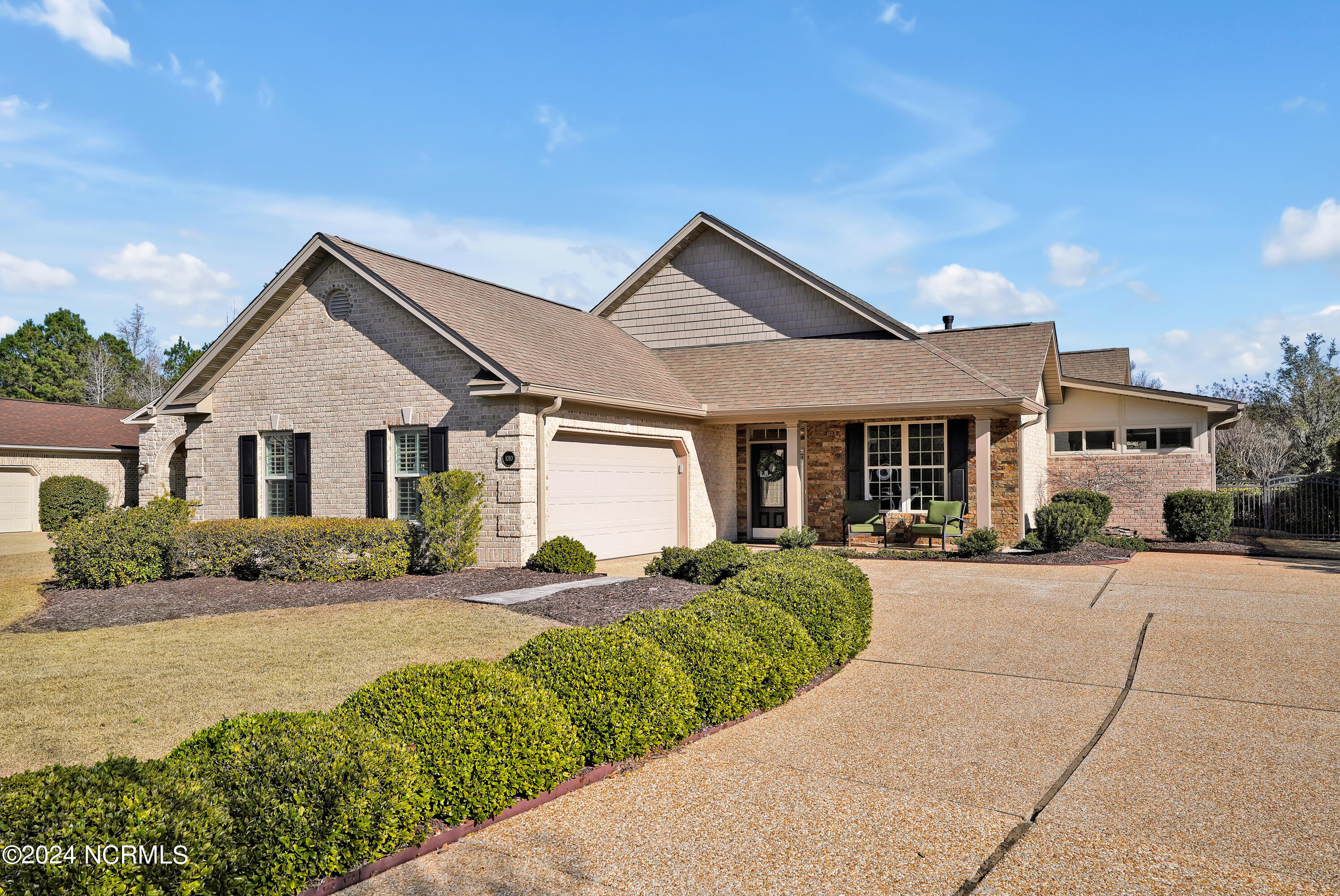 1010 Dowling Court Property Photo 1