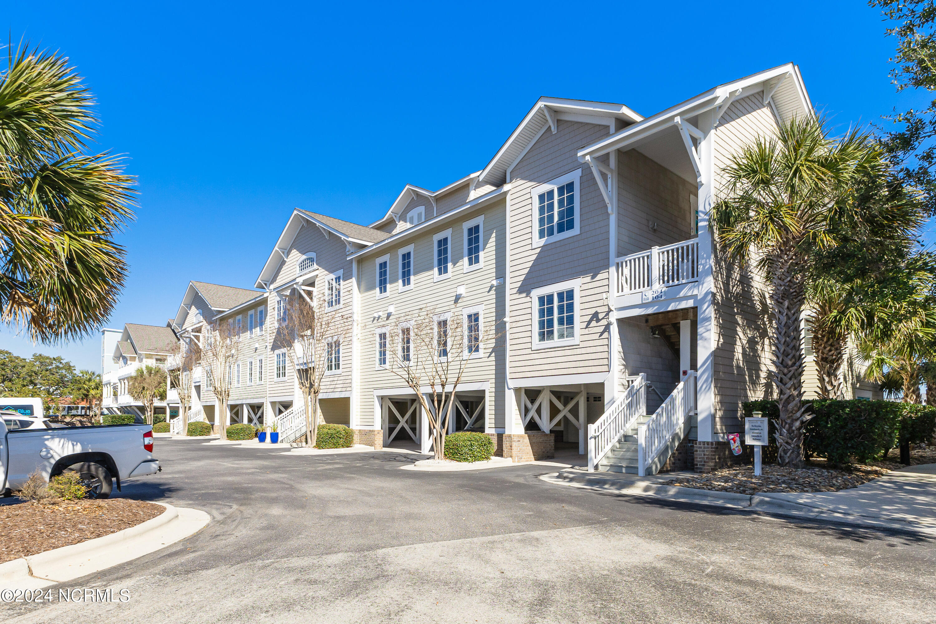 Carolina Bay Real Estate Listings Main Image