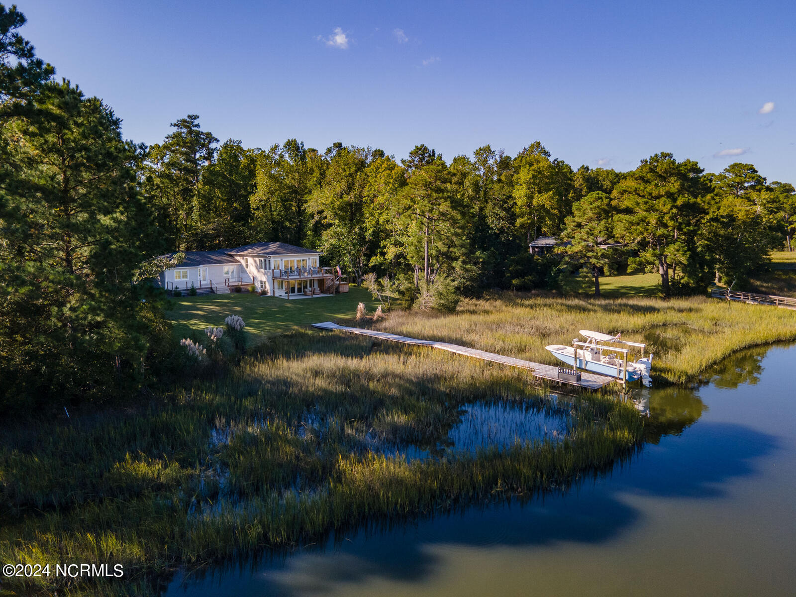 330 Creekview Drive Property Photo 1