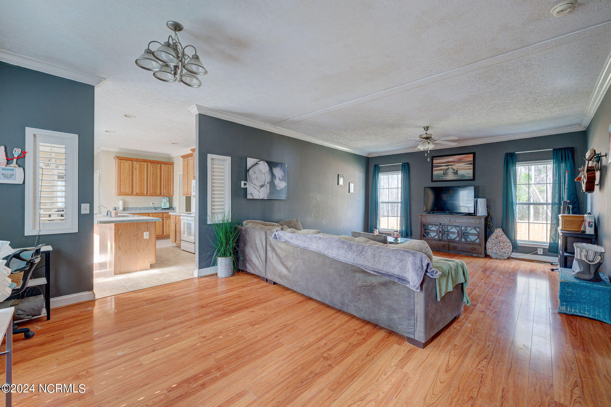 84 Laura Court Property Photo 1