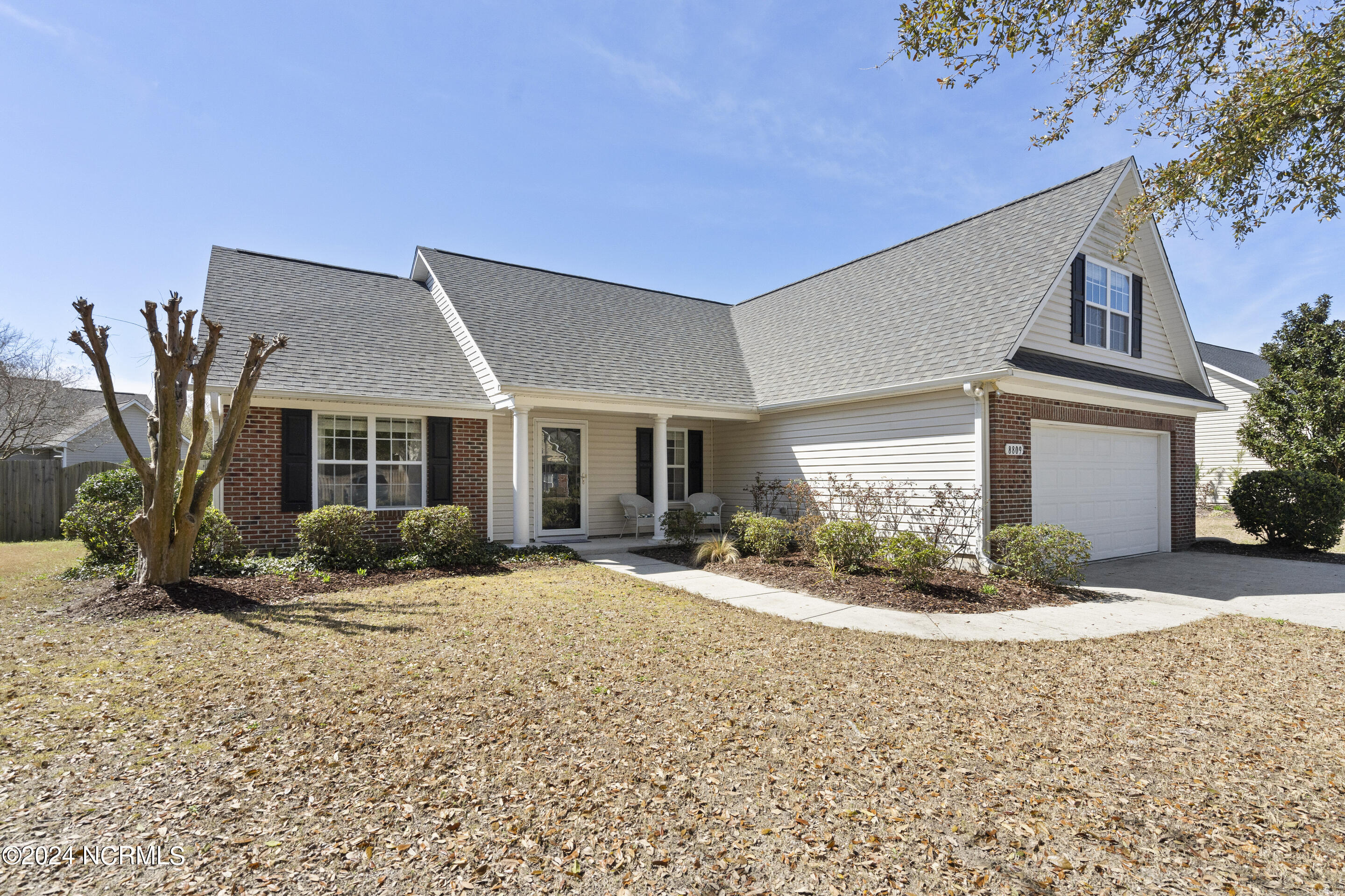 8809 Plantation Landing Drive Property Photo 1
