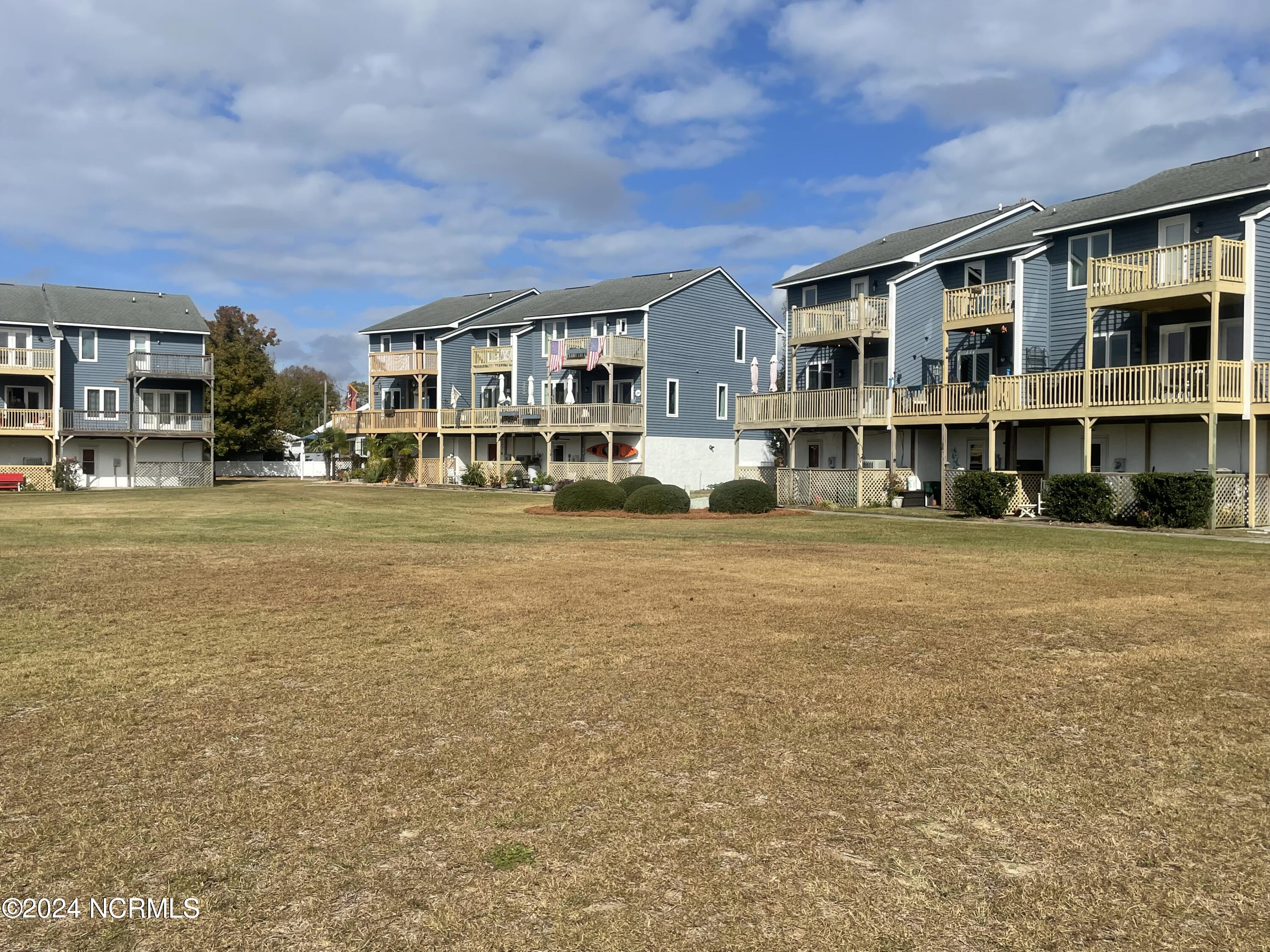 15 Eastern Shore Townhouses Property Photo 1