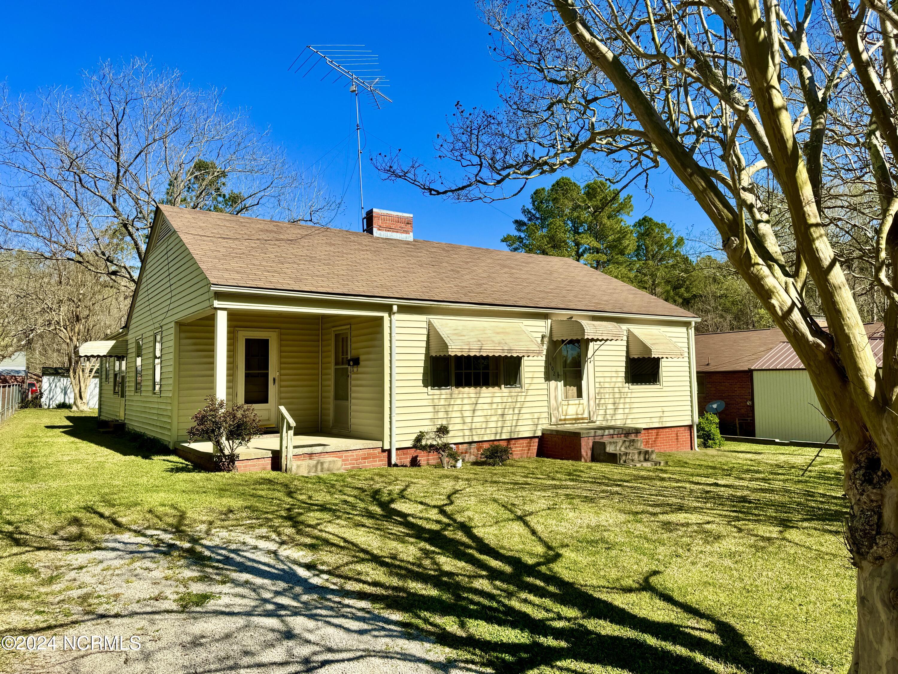 402 Halifax Street Property Photo