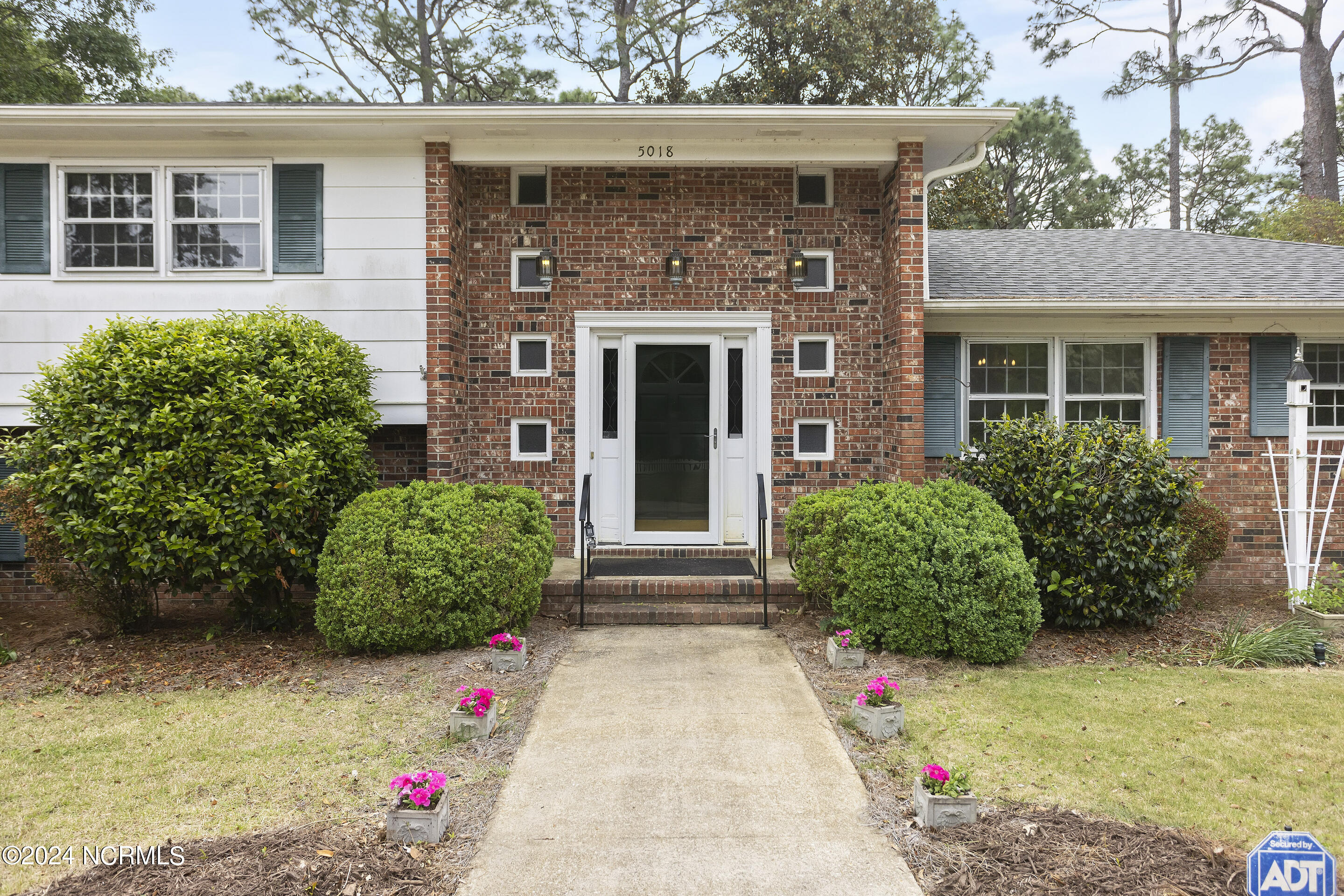 5018 Thrush Drive Property Photo 1