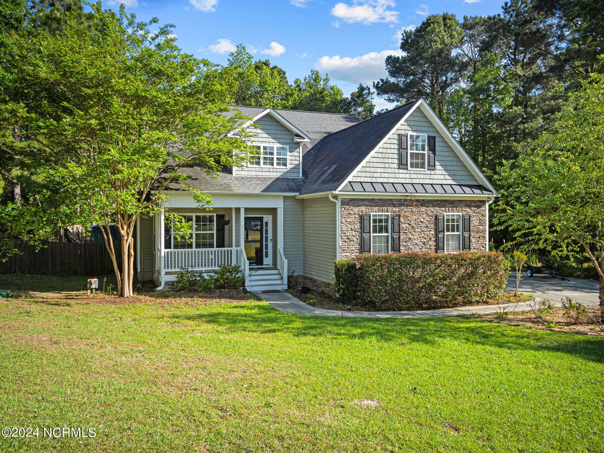 111 Kingsport Drive Property Photo 1