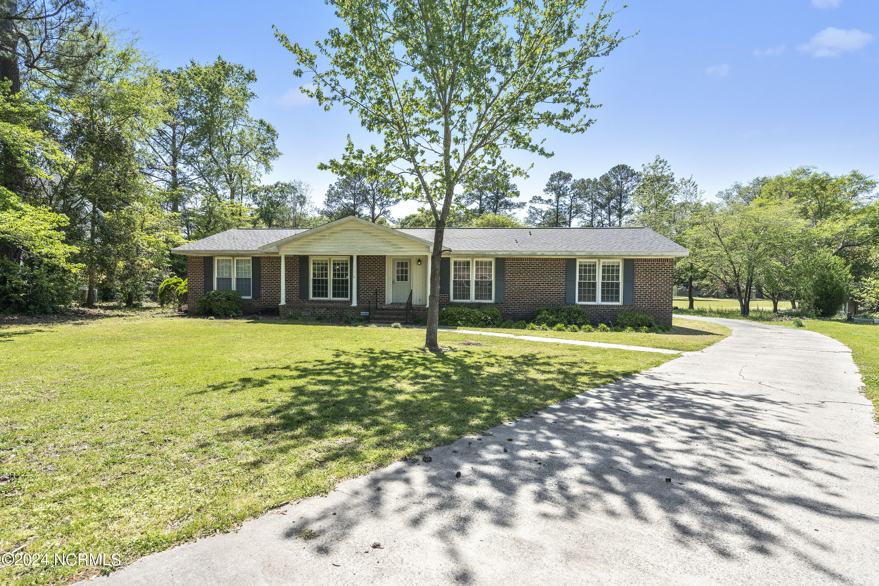 309 Willowbrook Court Property Photo 1