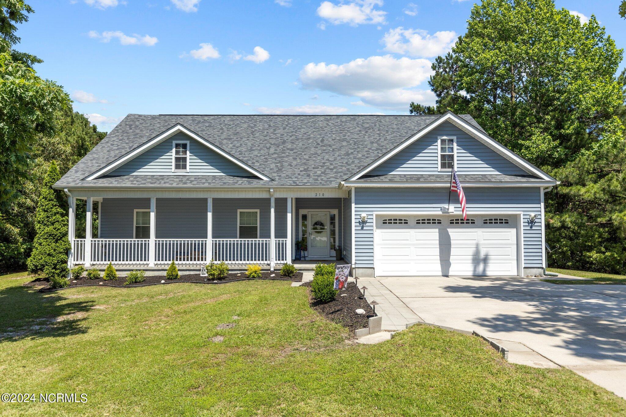 210 Marsh Hen Court Property Photo 1