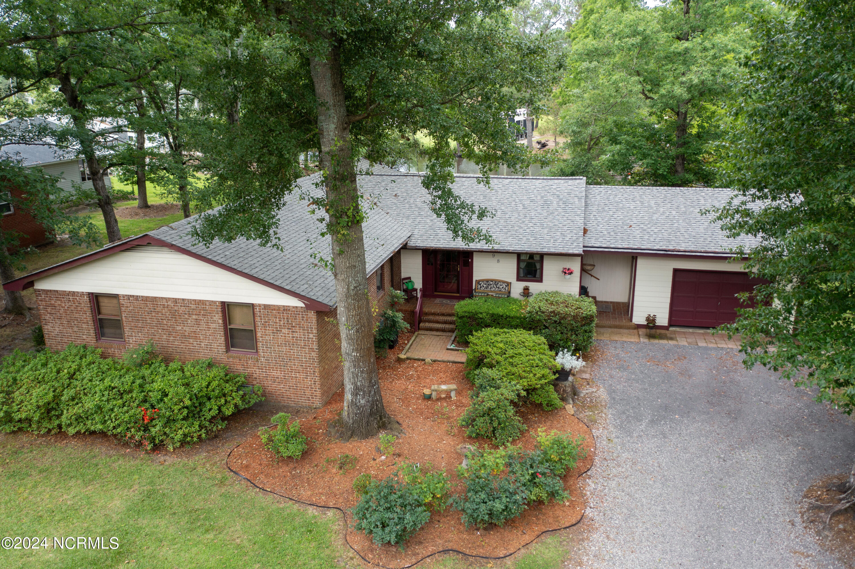 98 Ravenwood Lane Property Photo 1