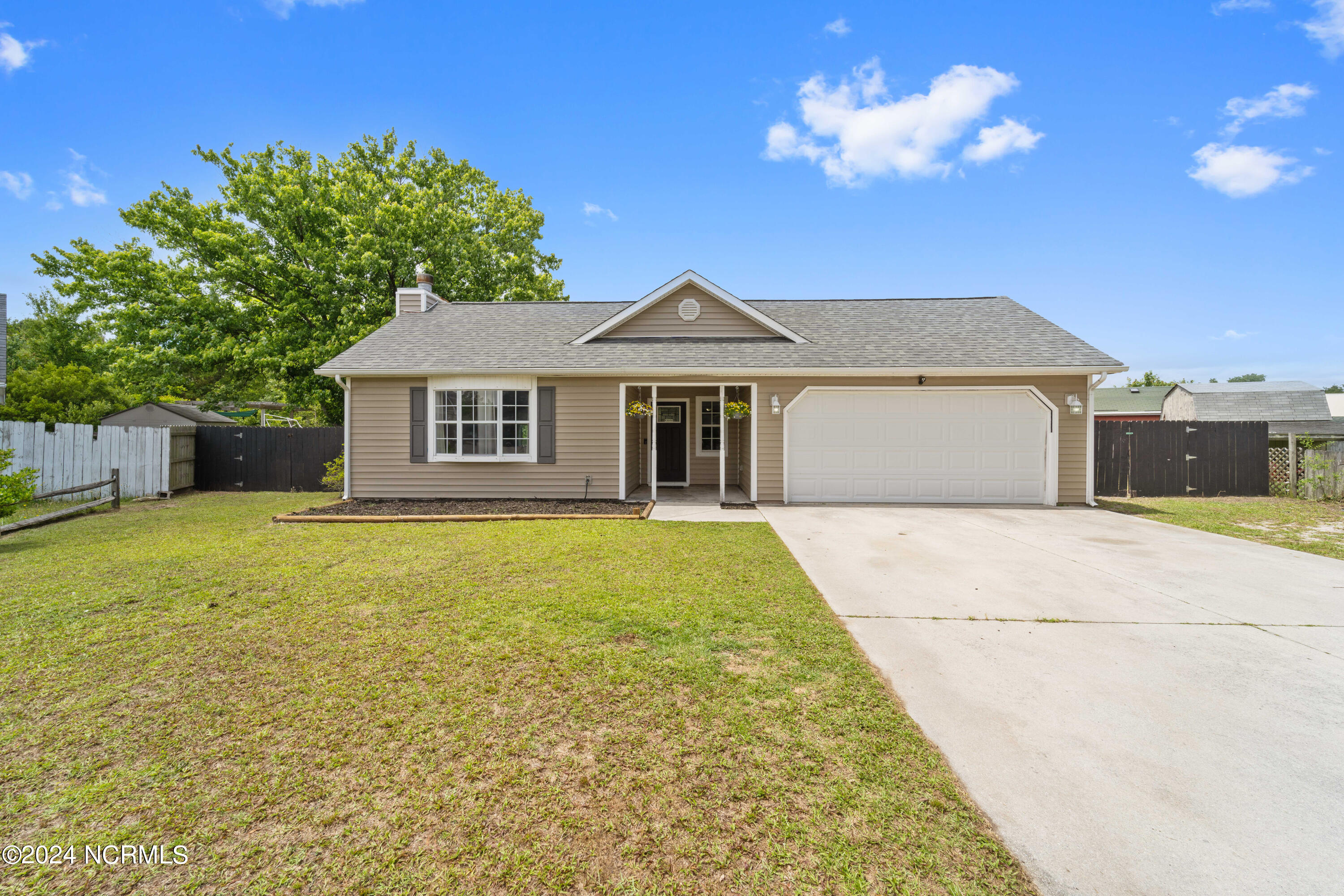209 Inman Court Property Photo 1