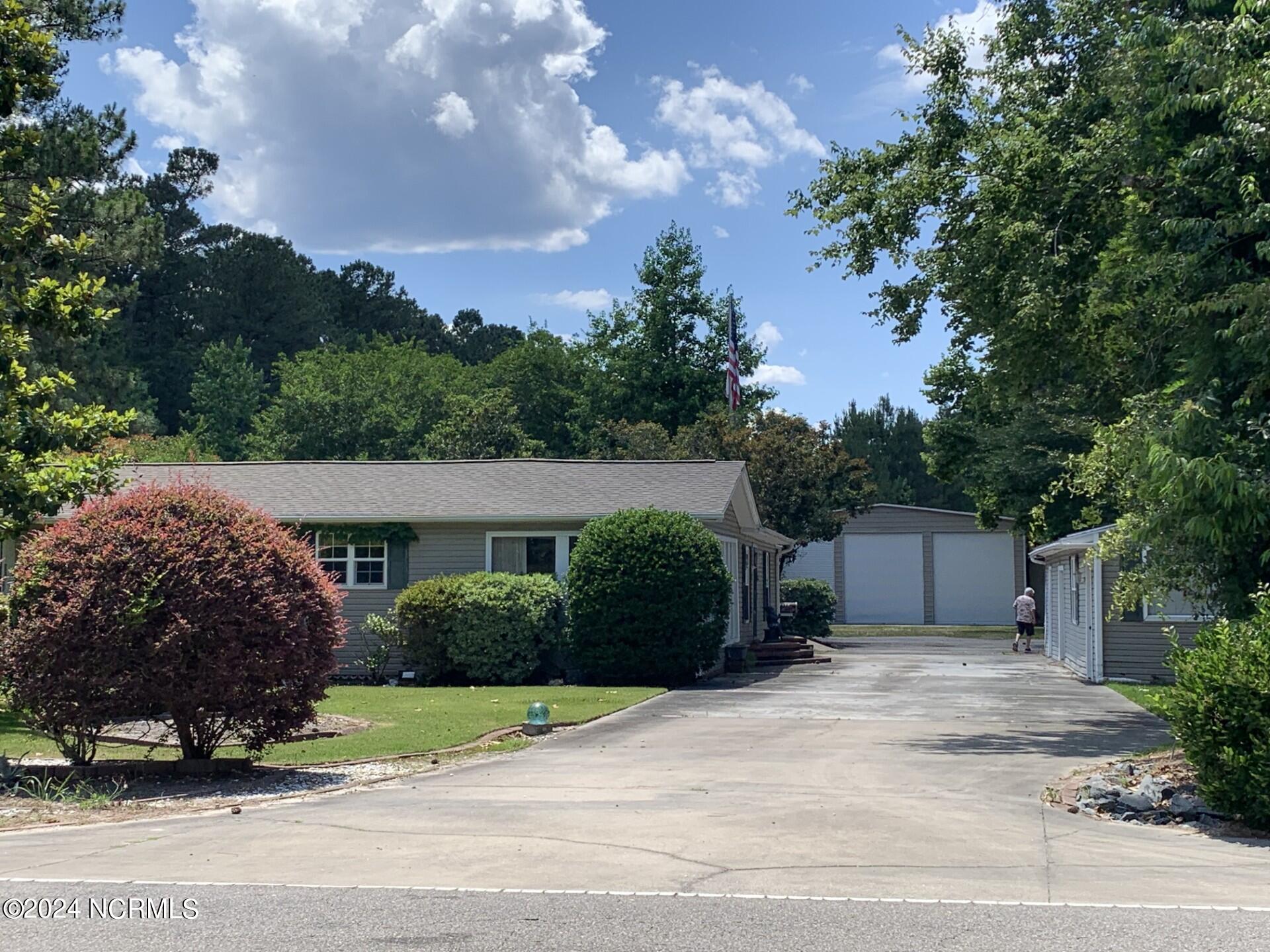 2917 Maco Road Property Photo 1