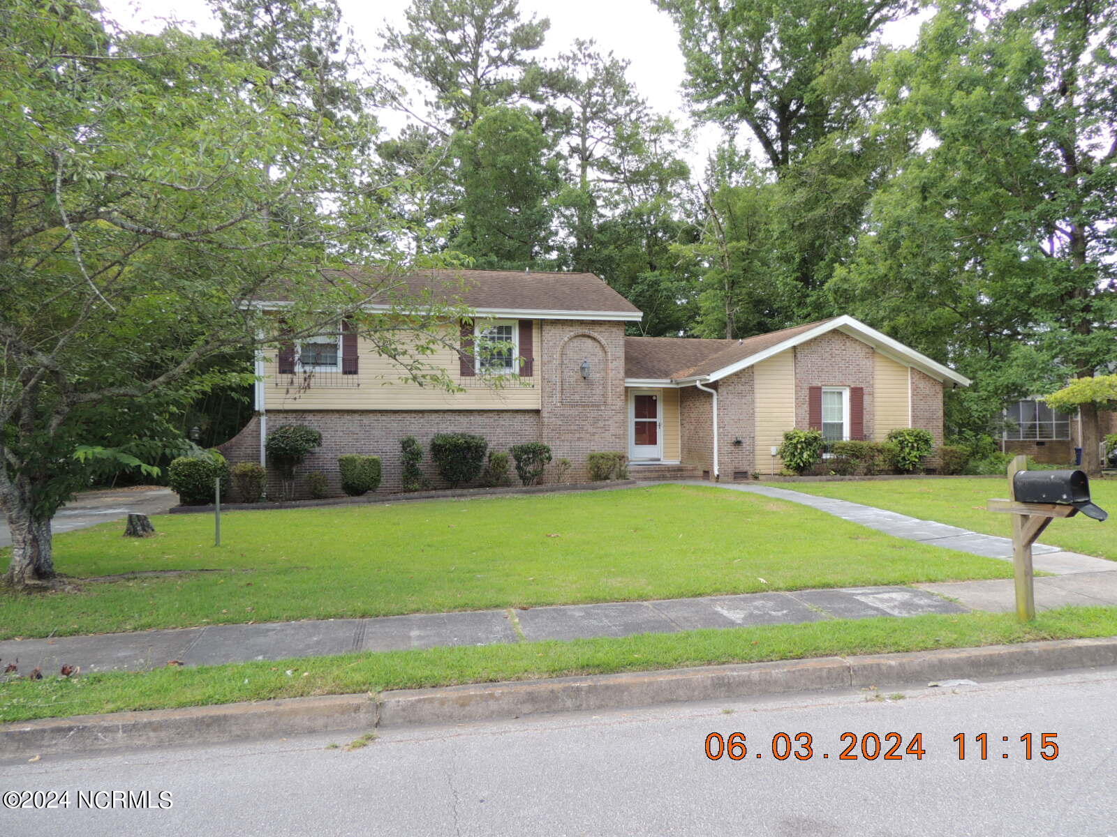 102 Epworth Drive Property Photo 1
