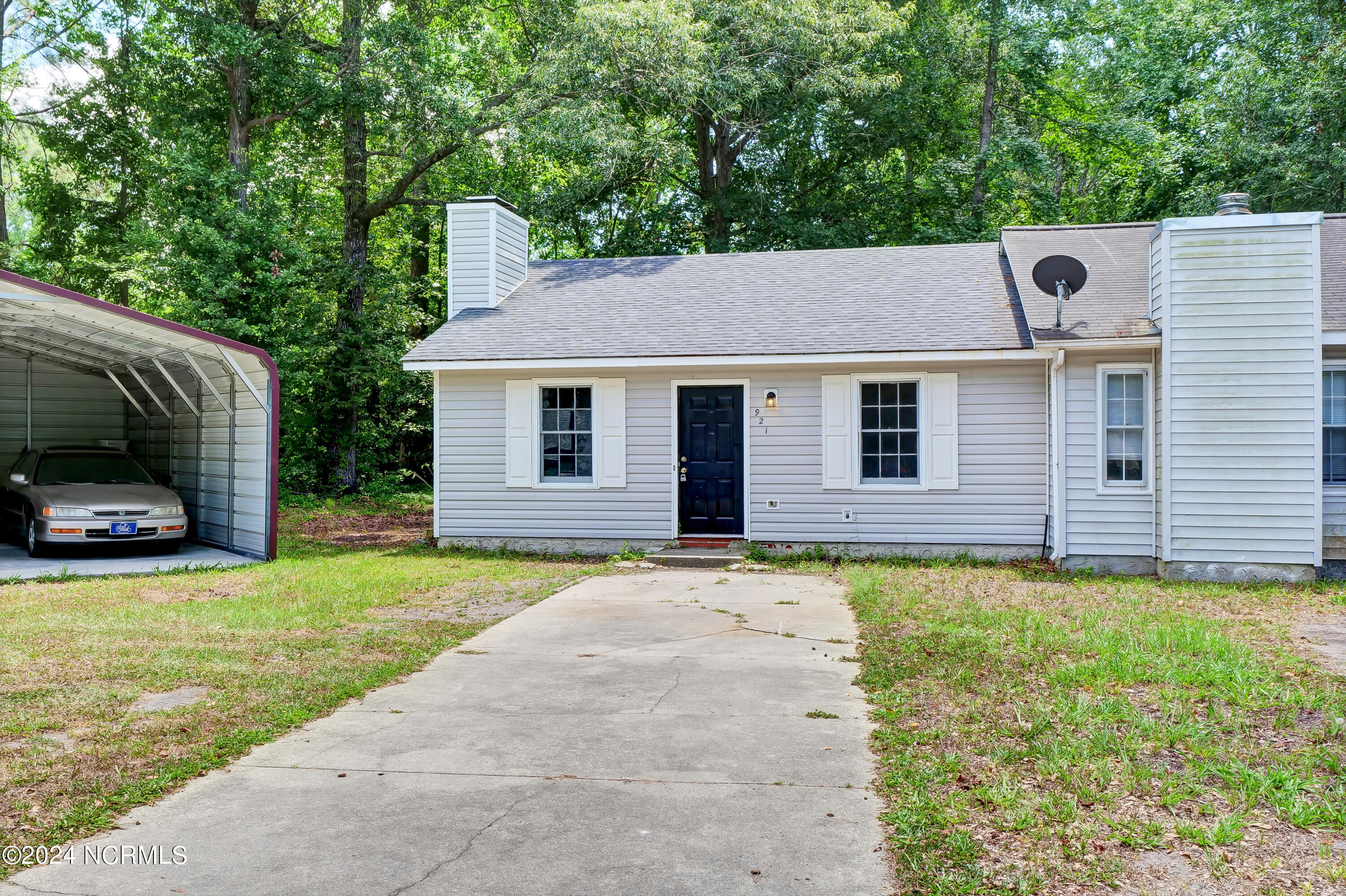 921 Sycamore Place Property Photo 1