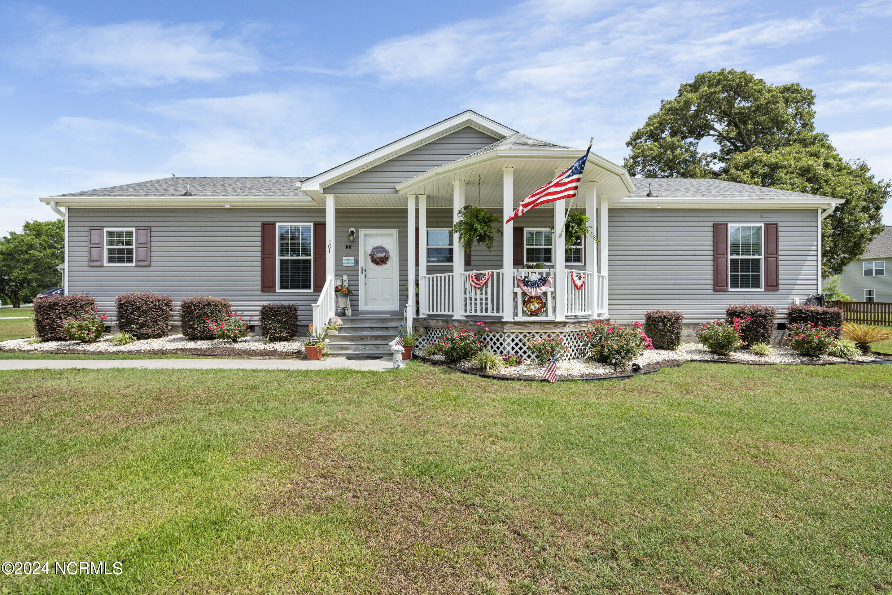 101 Camelot Drive Property Photo 1