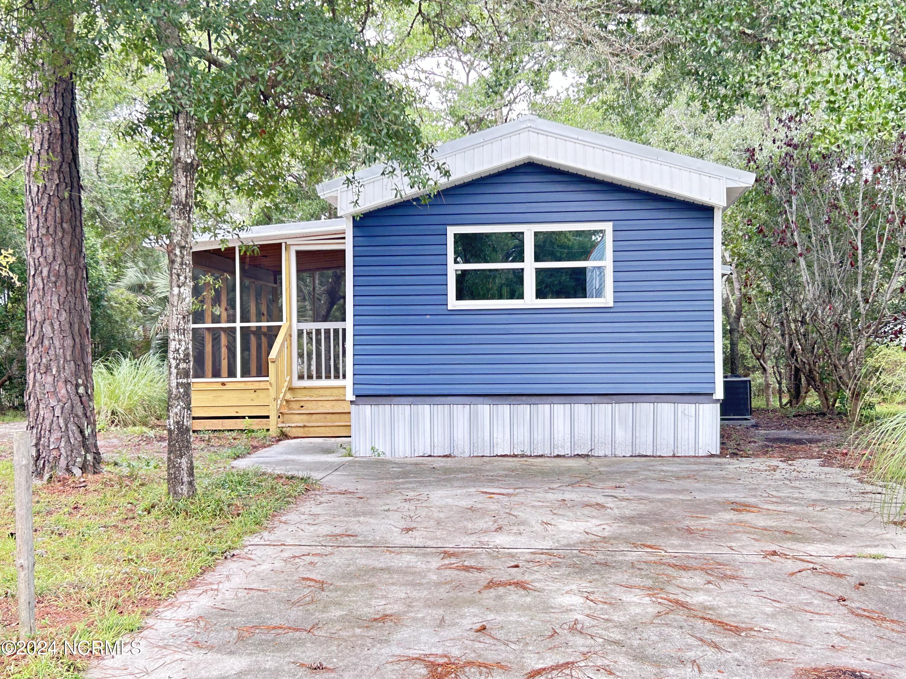 1184 Oak Court Property Photo 1