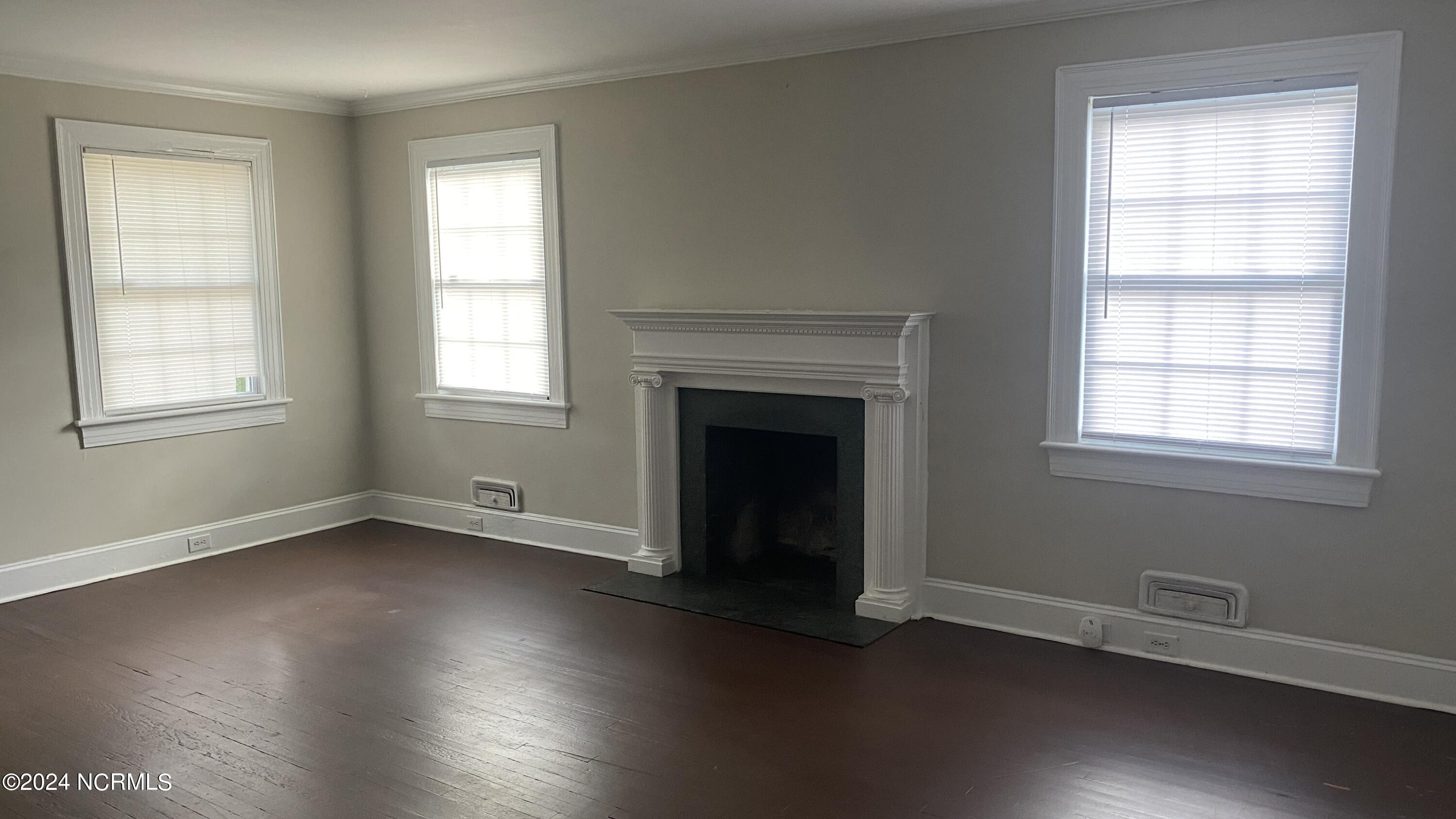 1004 Anderson Street Property Photo 2