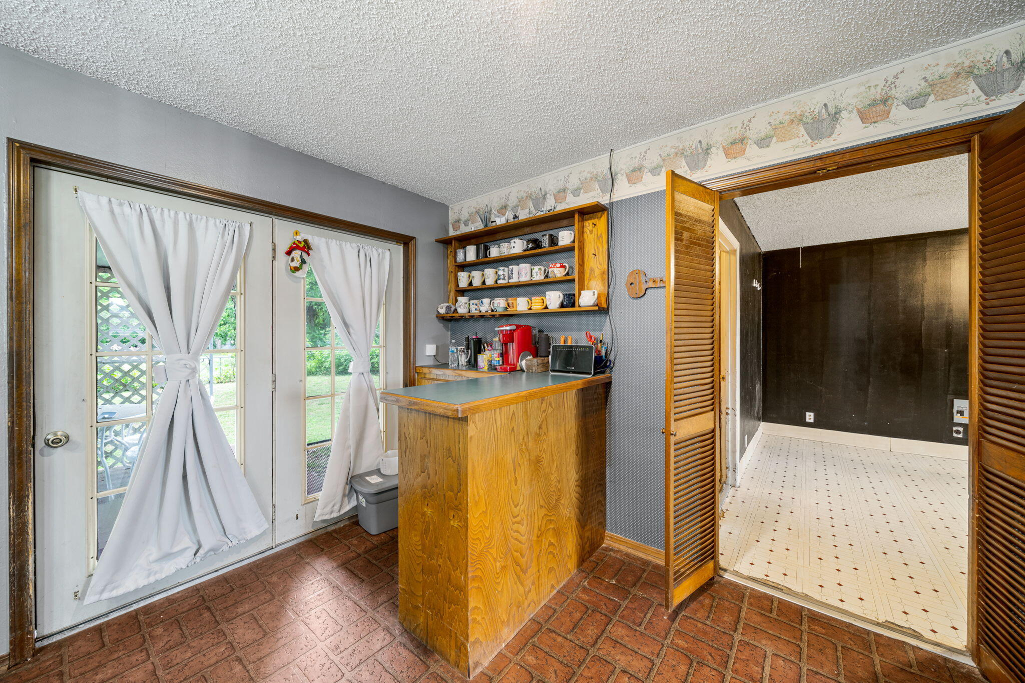 385 N Elgin Street Property Photo 22