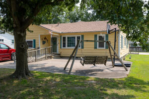 1902 Nw G Street Property Photo 2