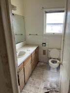 220 Nw I Street Property Photo 7