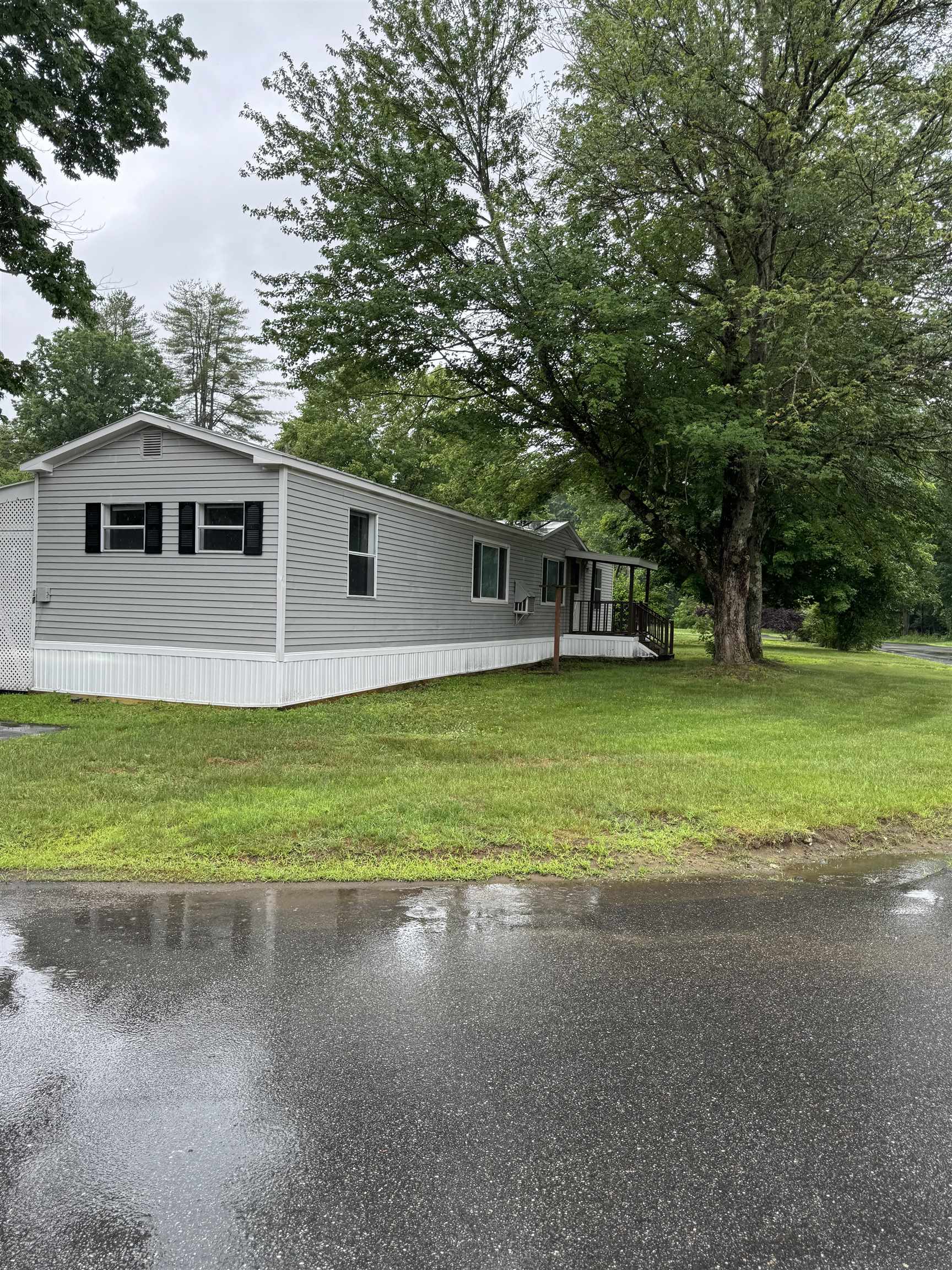 27 Oakwood Circle Property Photo