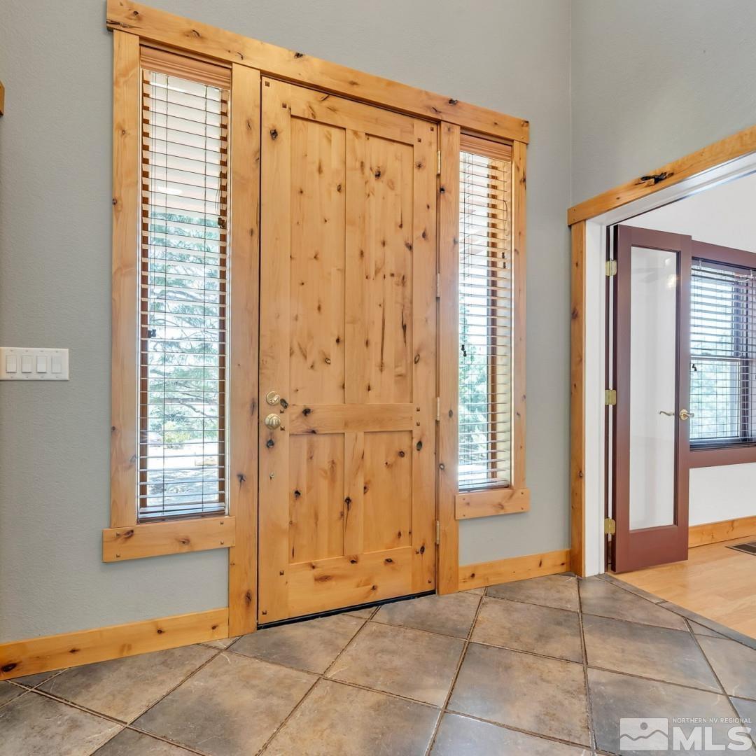 16925 Mount Rose Hwy Property Photo 4