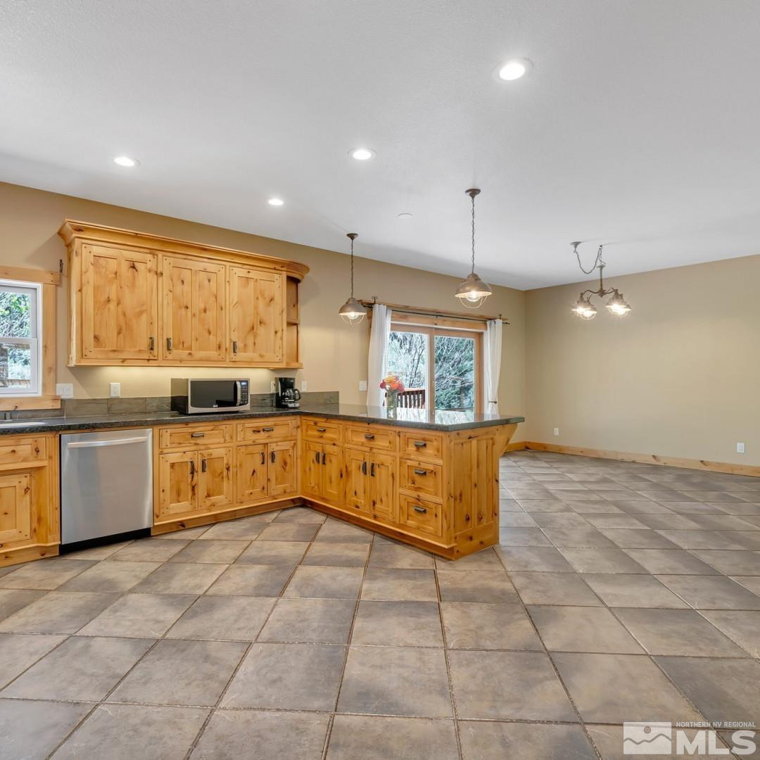 16925 Mount Rose Hwy Property Photo 9