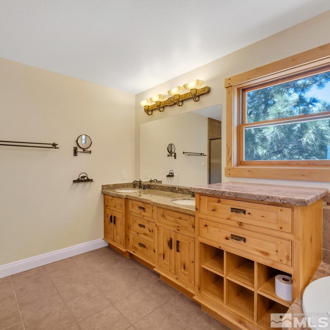 16925 Mount Rose Hwy Property Photo 17