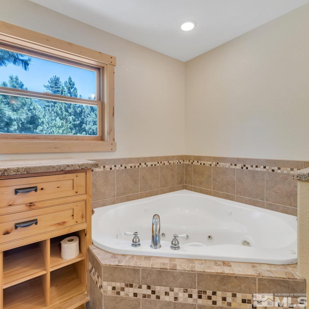 16925 Mount Rose Hwy Property Photo 18