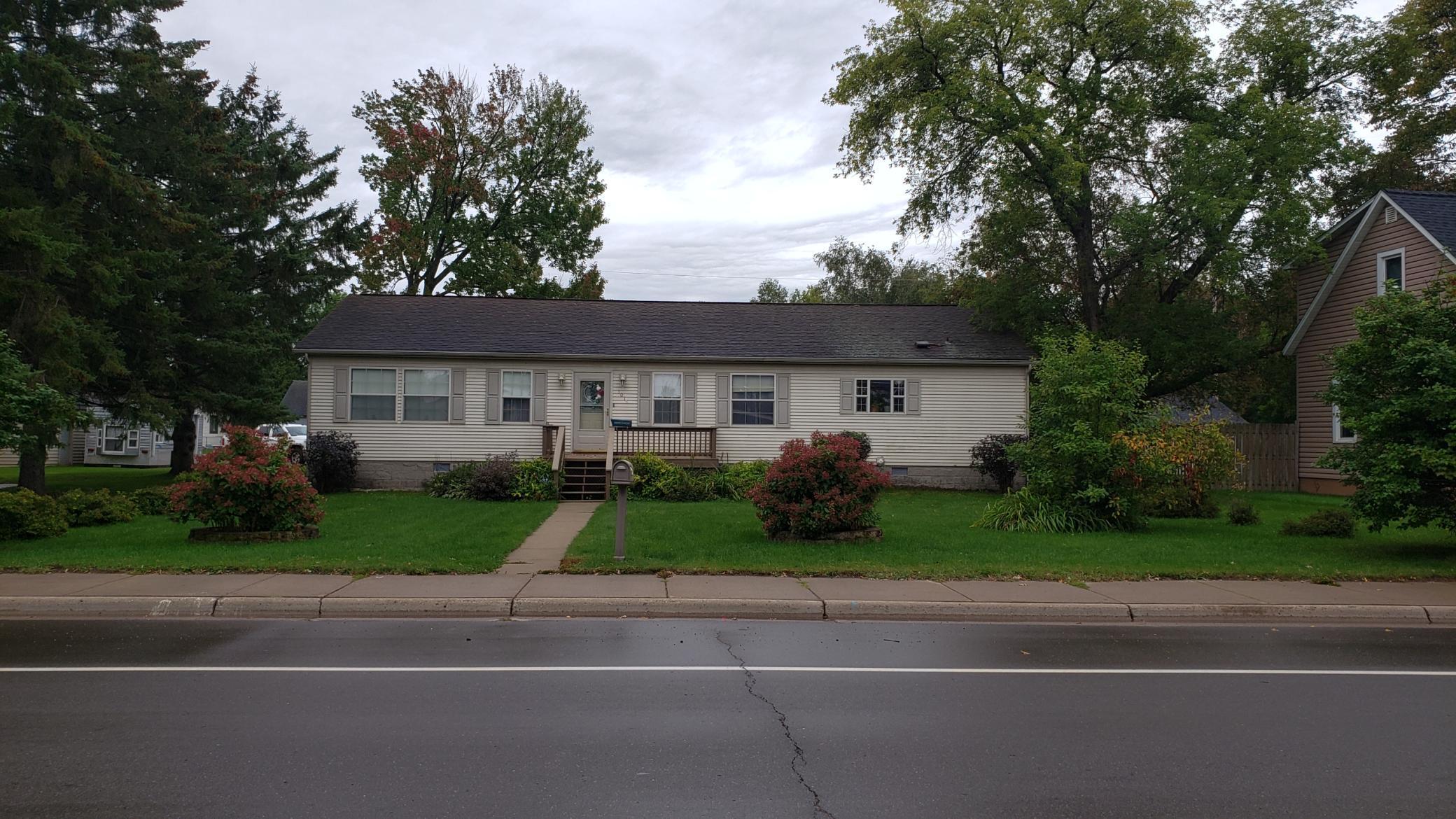 1016 Oak Street Property Photo 1