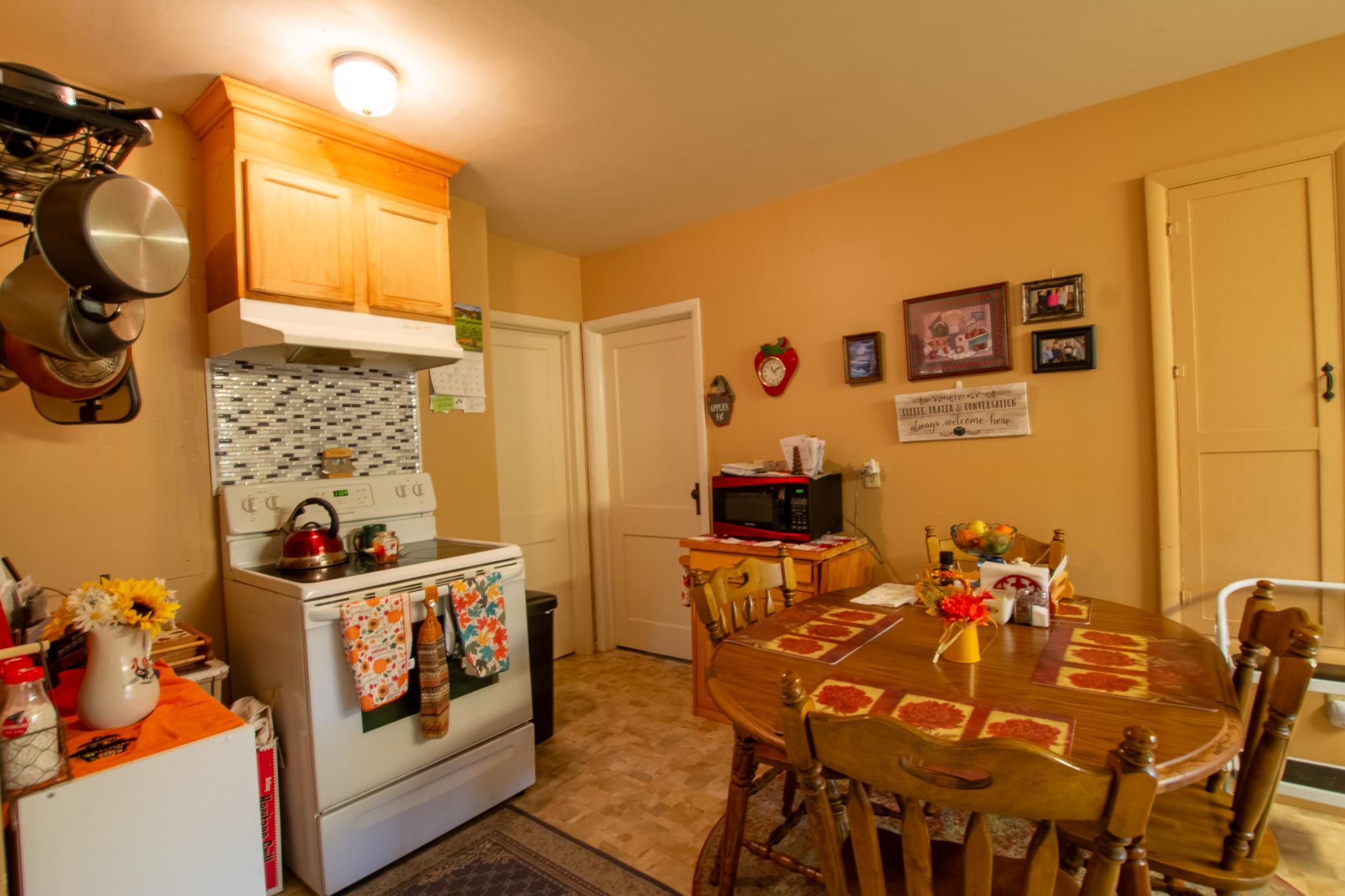 318 Clearwater Avenue Property Photo 10