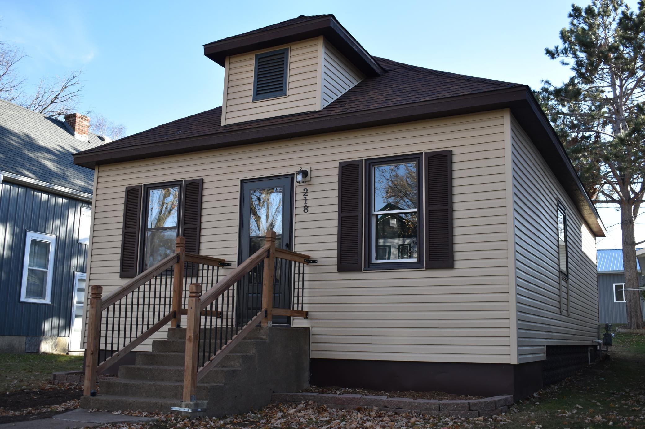 218 2nd Street Property Photo 1