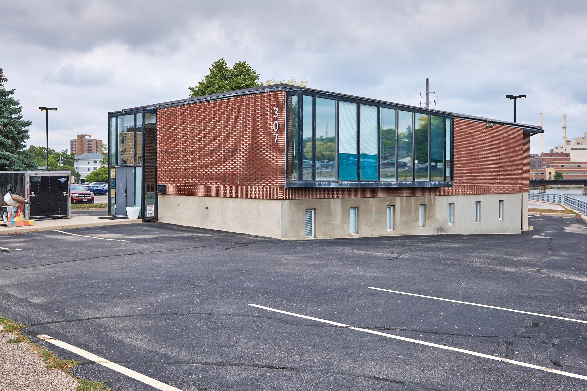 307 E Center Street Property Photo