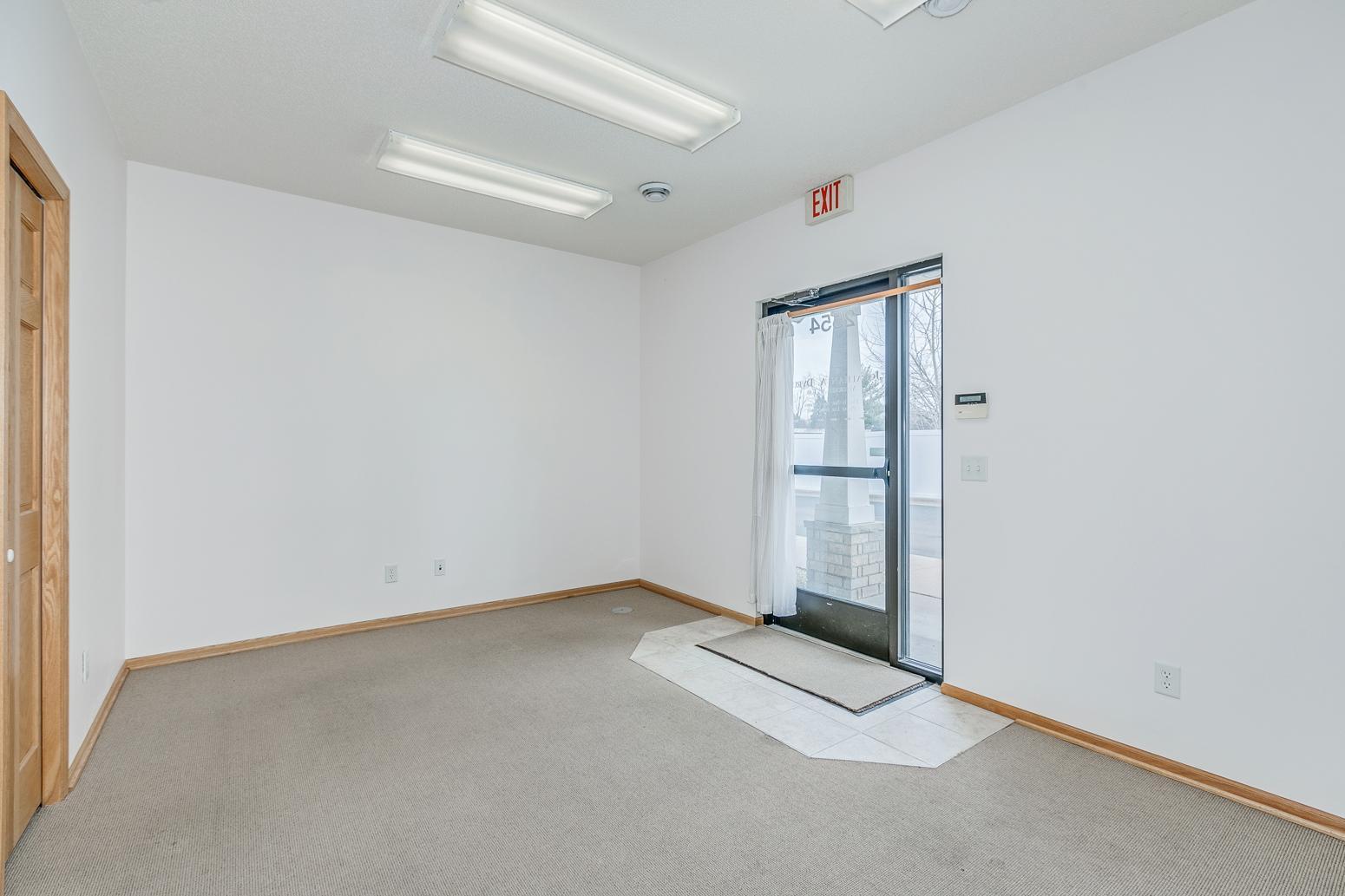 2554 Rice Street Property Photo 16